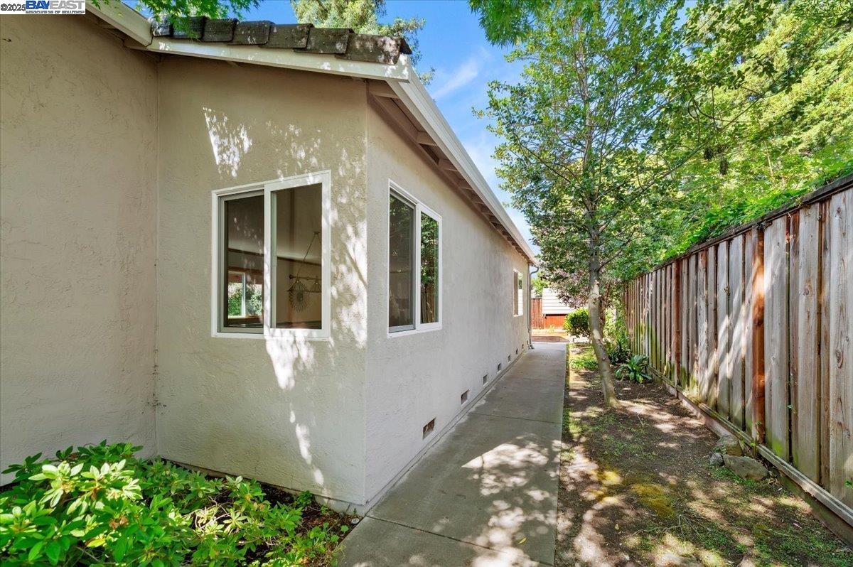 Detail Gallery Image 38 of 40 For 3284 Omega Cir, Pleasanton,  CA 94588 - 4 Beds | 2/1 Baths