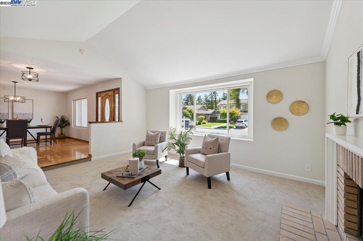 Detail Gallery Image 5 of 40 For 3284 Omega Cir, Pleasanton,  CA 94588 - 4 Beds | 2/1 Baths