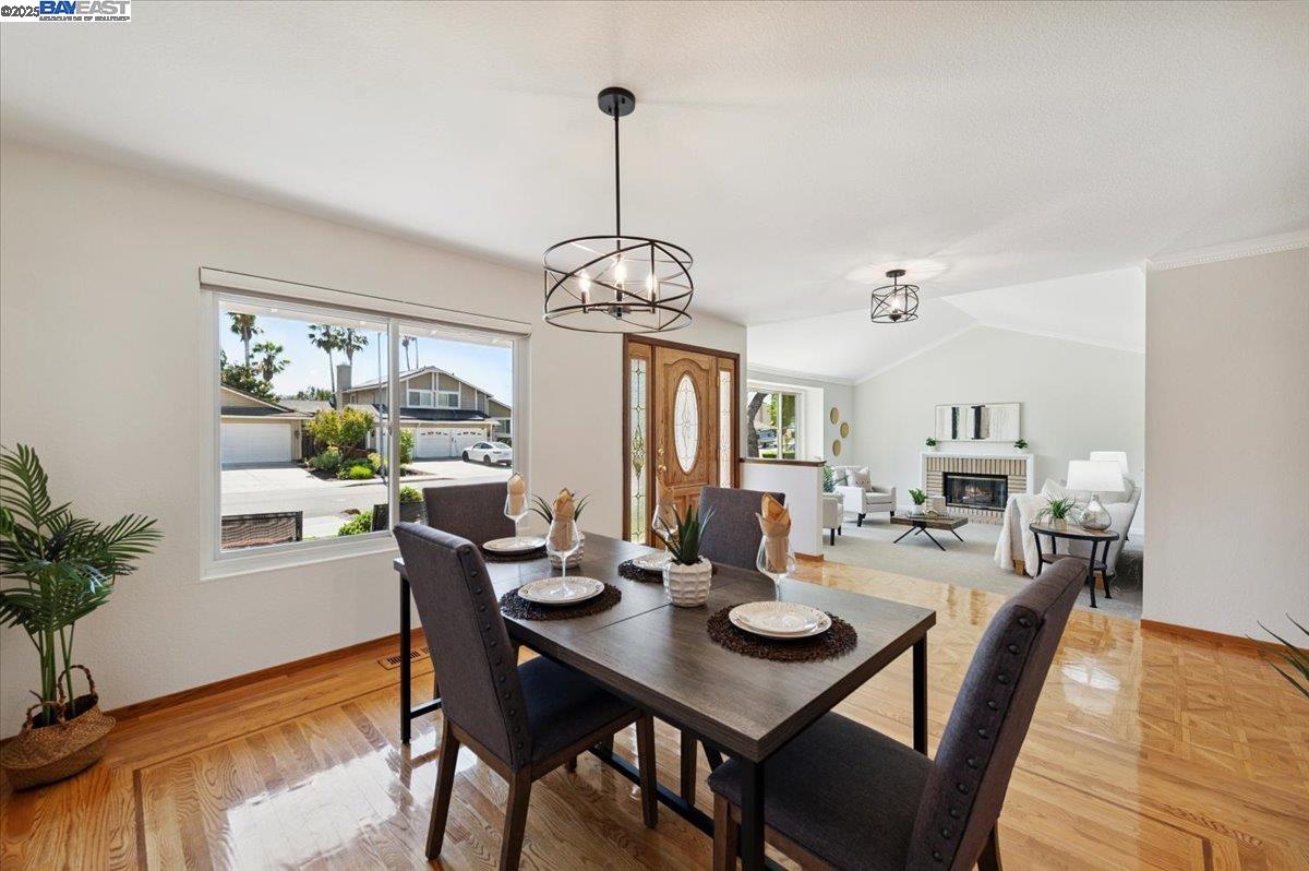 Detail Gallery Image 7 of 40 For 3284 Omega Cir, Pleasanton,  CA 94588 - 4 Beds | 2/1 Baths
