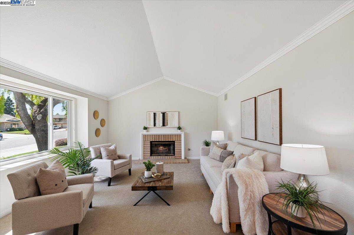 Detail Gallery Image 8 of 40 For 3284 Omega Cir, Pleasanton,  CA 94588 - 4 Beds | 2/1 Baths