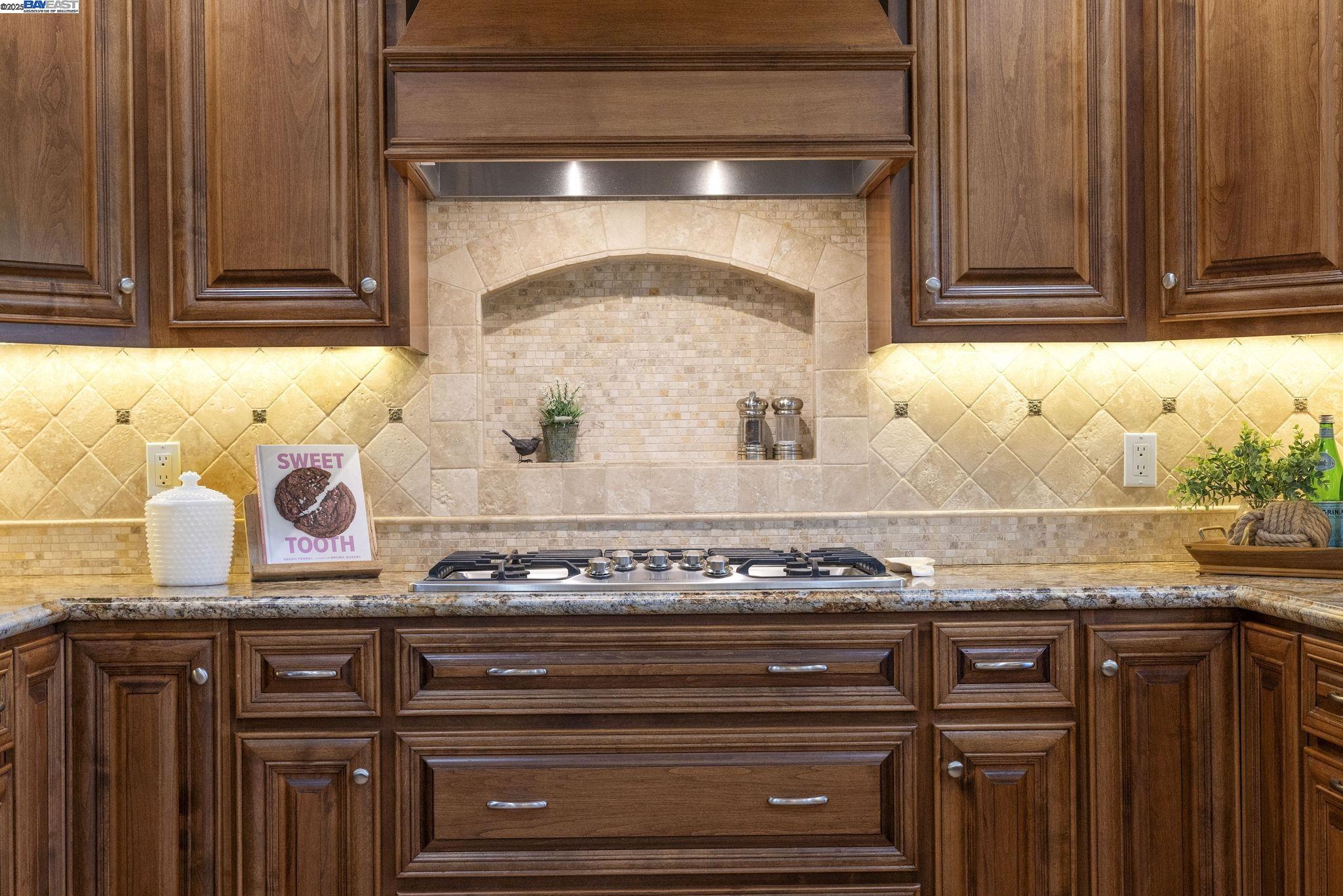 Detail Gallery Image 11 of 48 For 973 Chemise Dr, San Jose,  CA 95136 - 4 Beds | 2/1 Baths