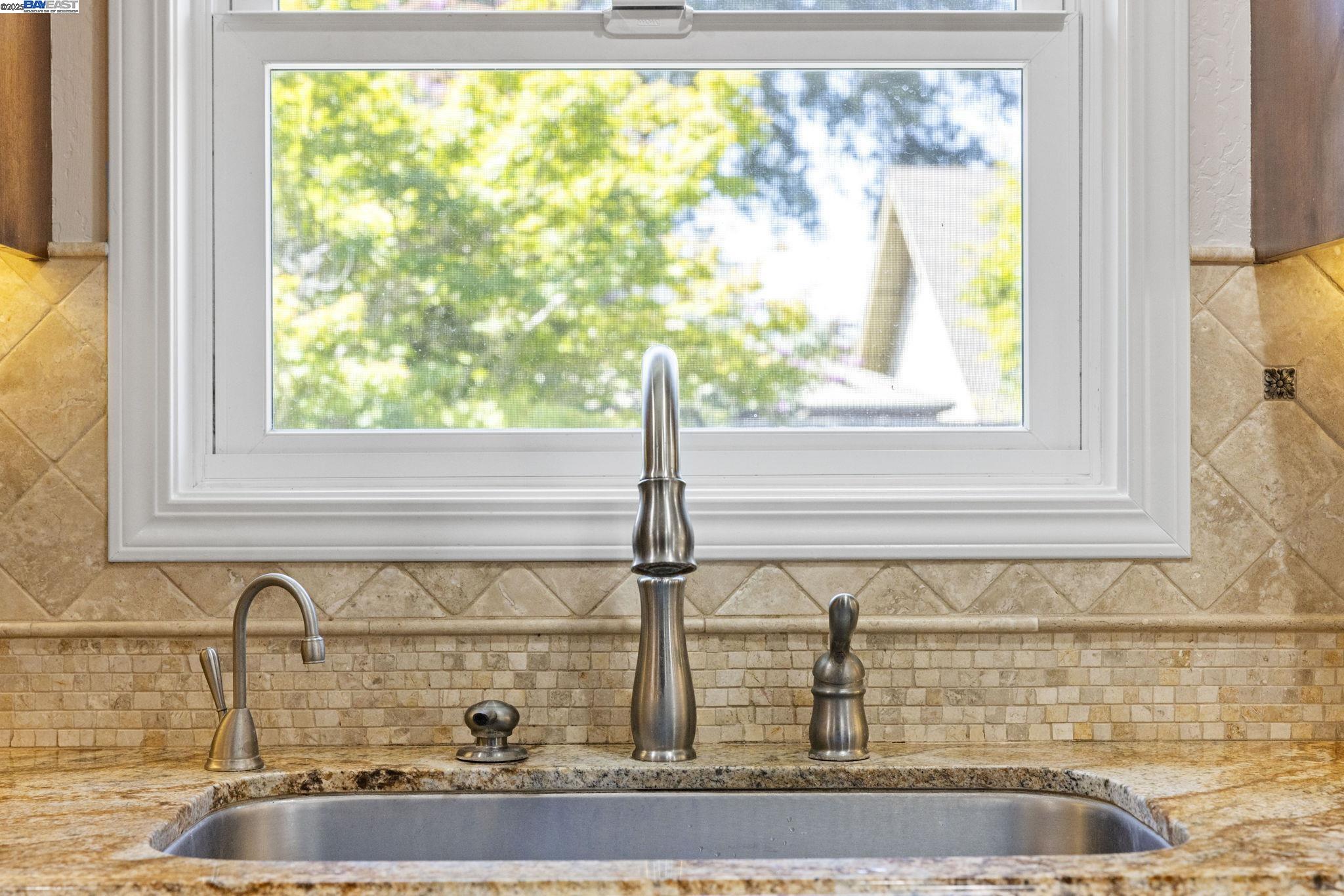 Detail Gallery Image 12 of 48 For 973 Chemise Dr, San Jose,  CA 95136 - 4 Beds | 2/1 Baths