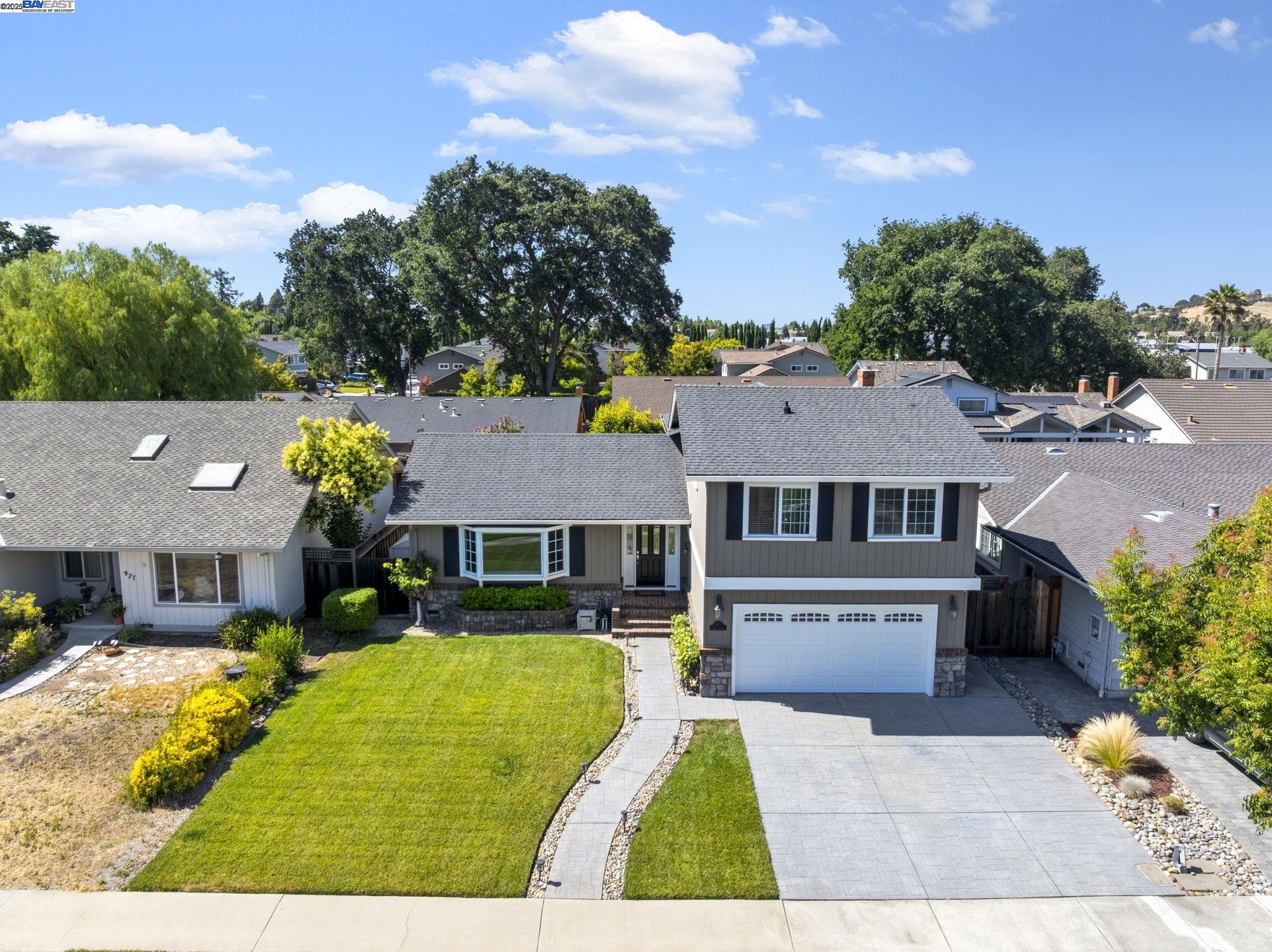 Detail Gallery Image 3 of 48 For 973 Chemise Dr, San Jose,  CA 95136 - 4 Beds | 2/1 Baths