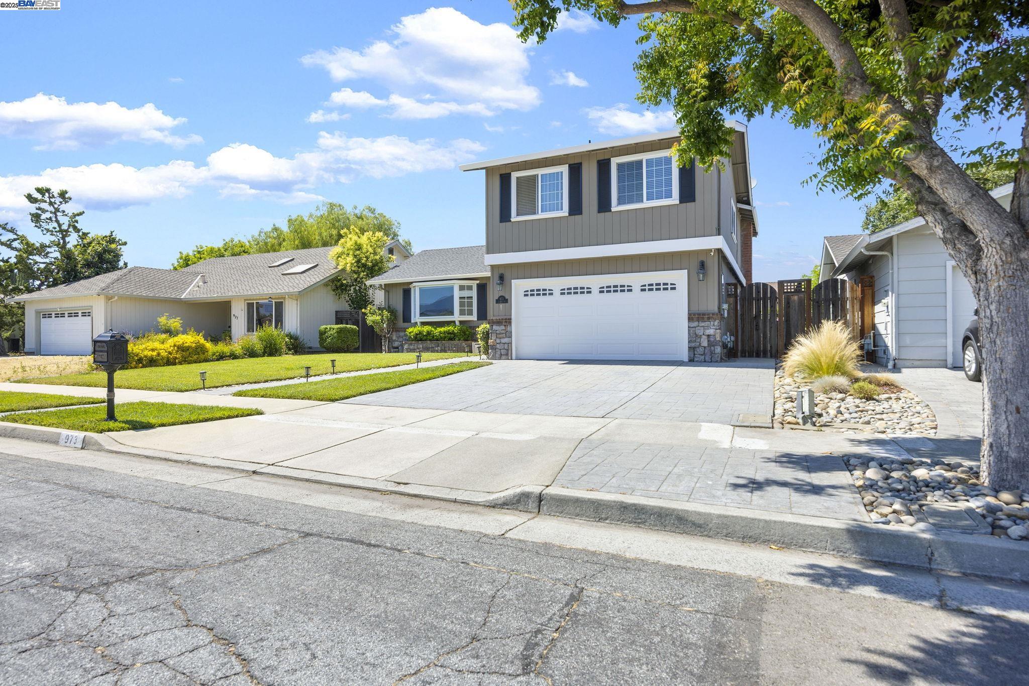 Detail Gallery Image 4 of 48 For 973 Chemise Dr, San Jose,  CA 95136 - 4 Beds | 2/1 Baths