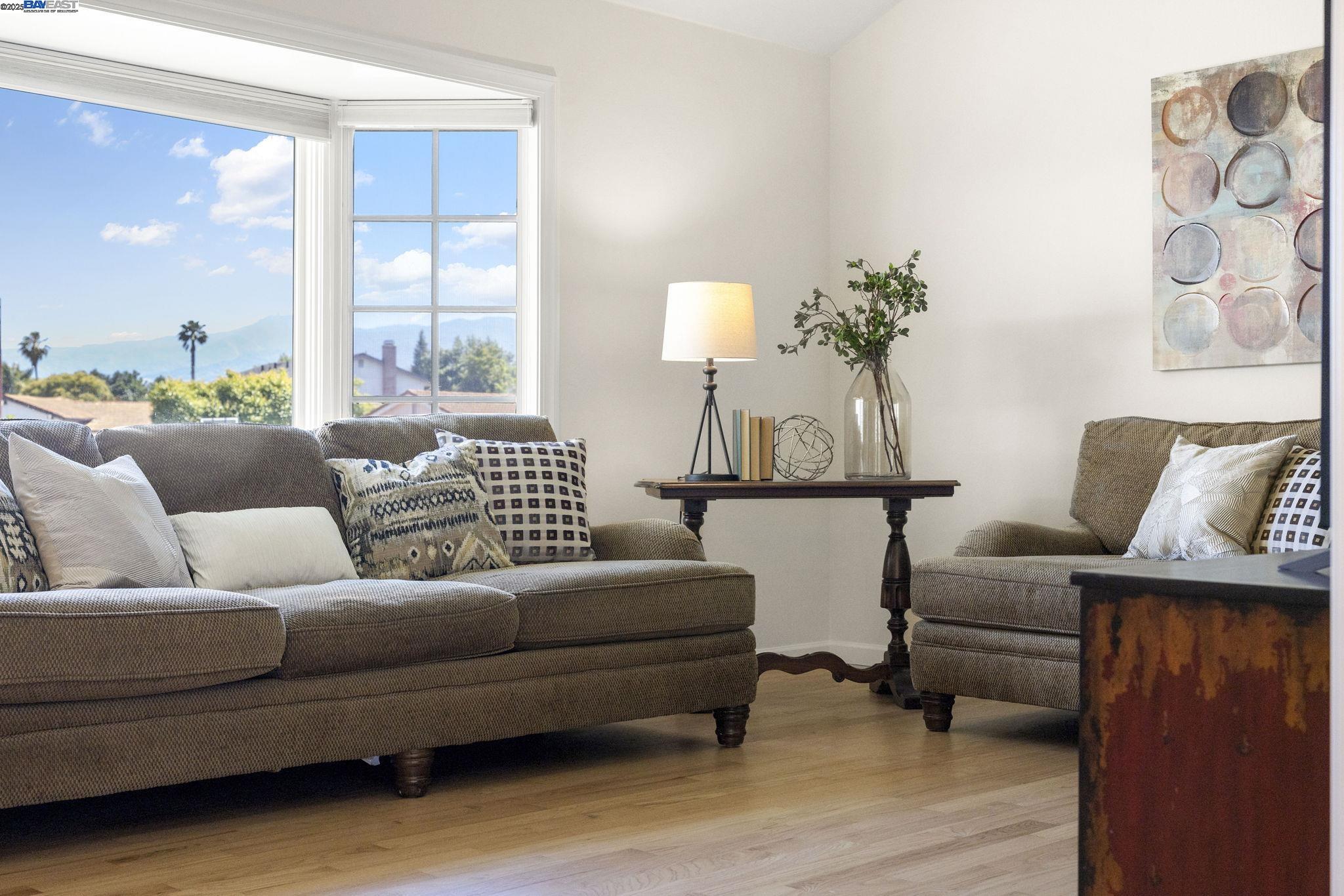 Detail Gallery Image 6 of 48 For 973 Chemise Dr, San Jose,  CA 95136 - 4 Beds | 2/1 Baths