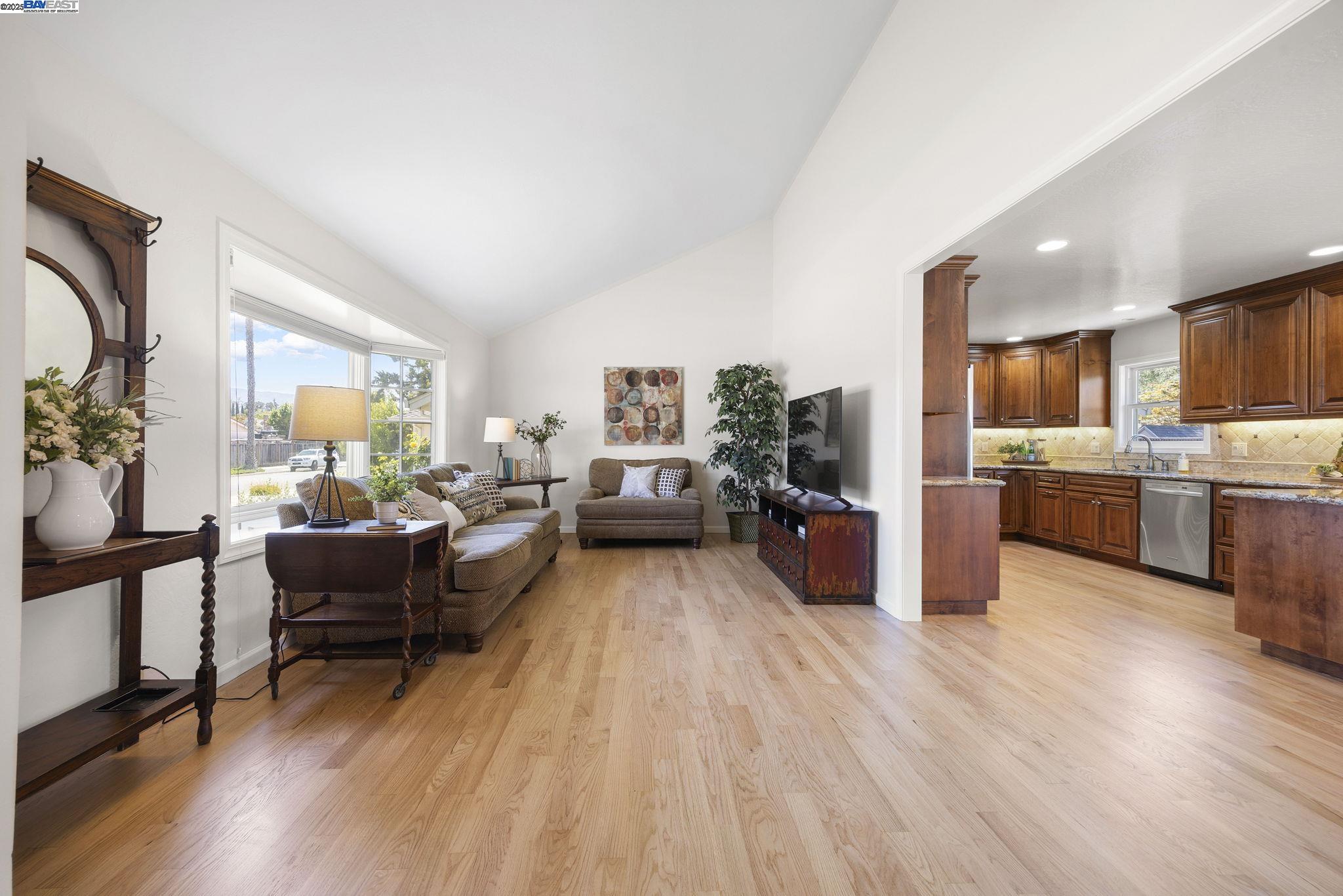 Detail Gallery Image 7 of 48 For 973 Chemise Dr, San Jose,  CA 95136 - 4 Beds | 2/1 Baths