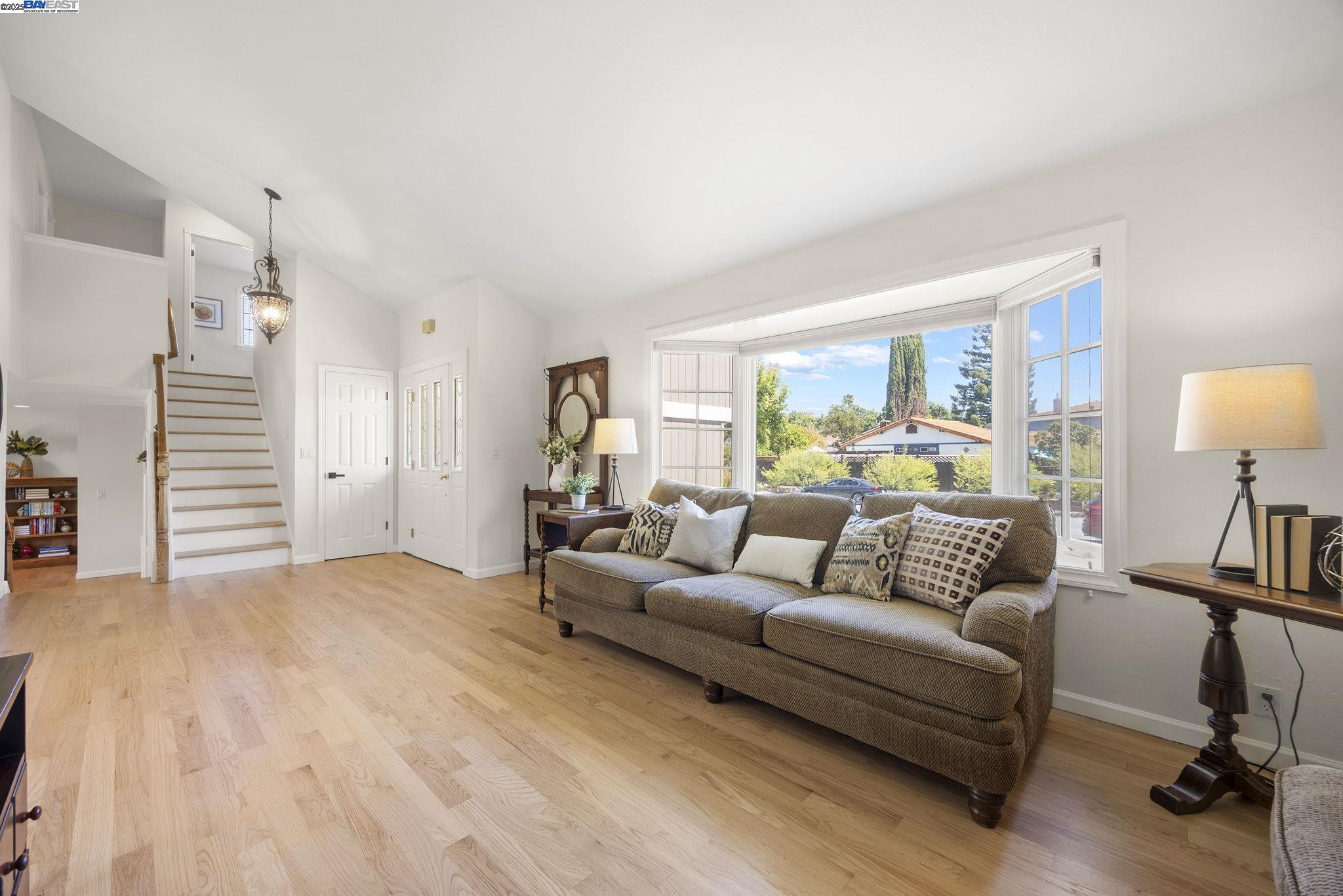 Detail Gallery Image 8 of 48 For 973 Chemise Dr, San Jose,  CA 95136 - 4 Beds | 2/1 Baths