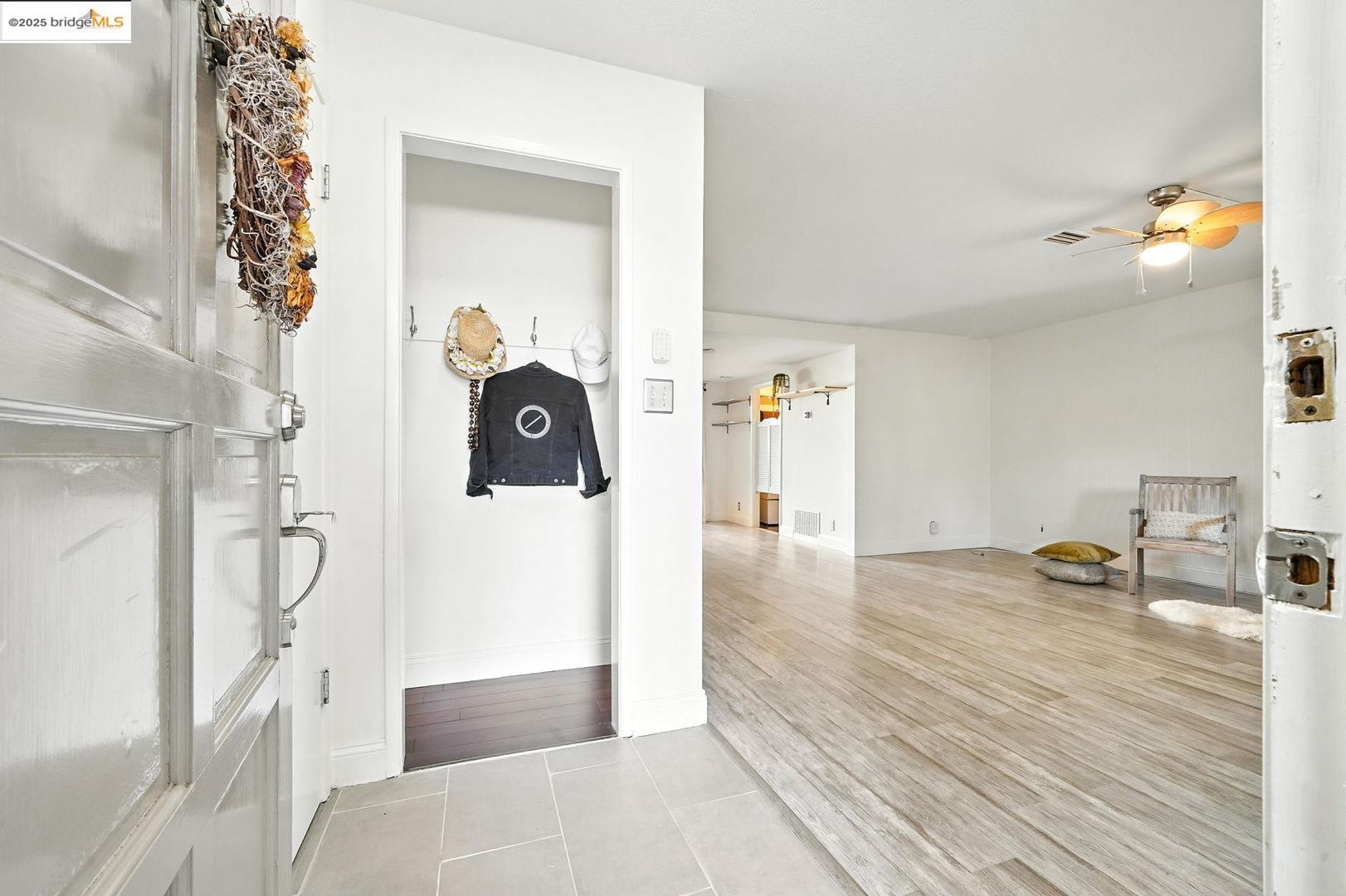 Photo #5: 41102399 Listing 