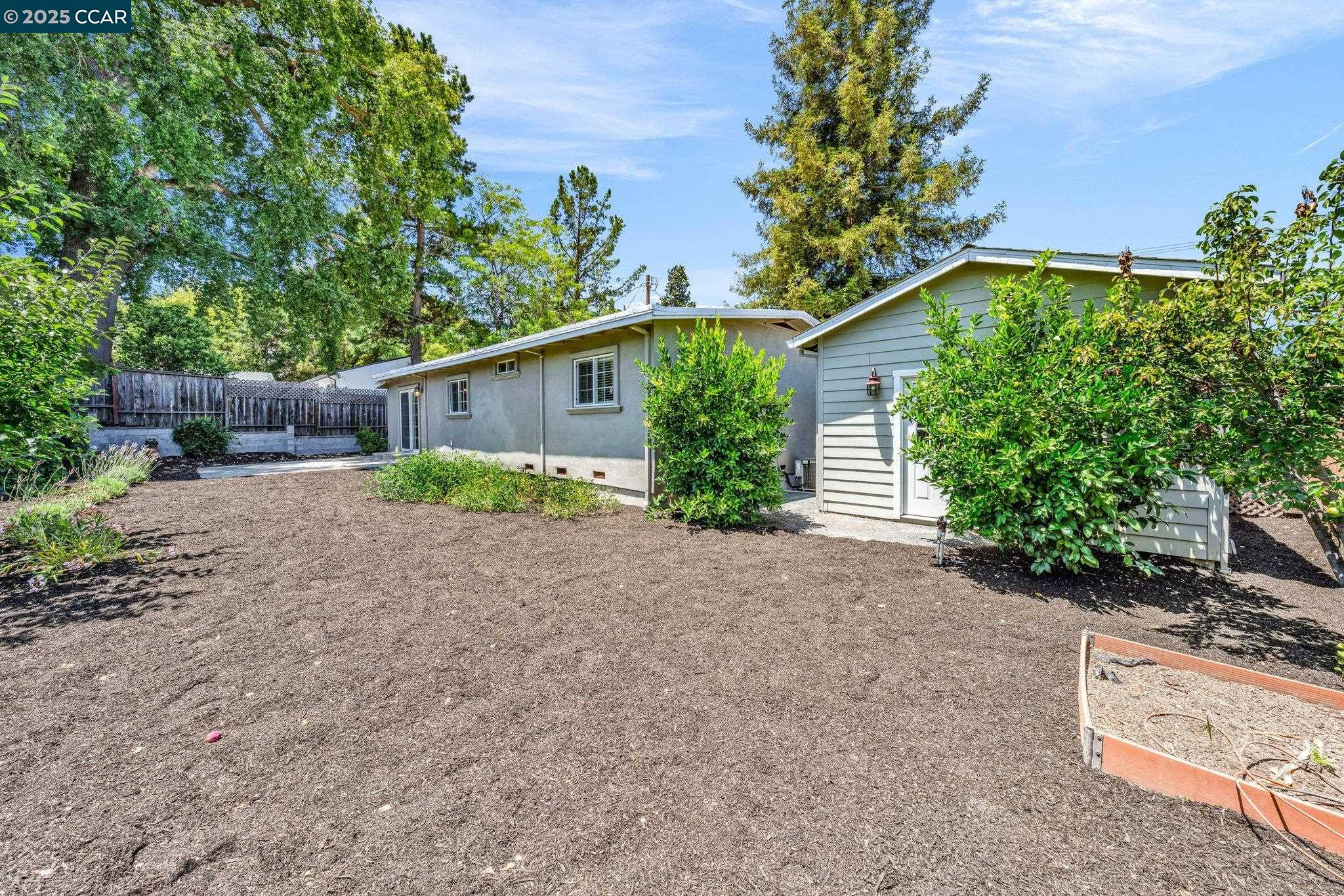 Detail Gallery Image 13 of 32 For 121 School Ln, Walnut Creek,  CA 94597 - 2 Beds | 1 Baths
