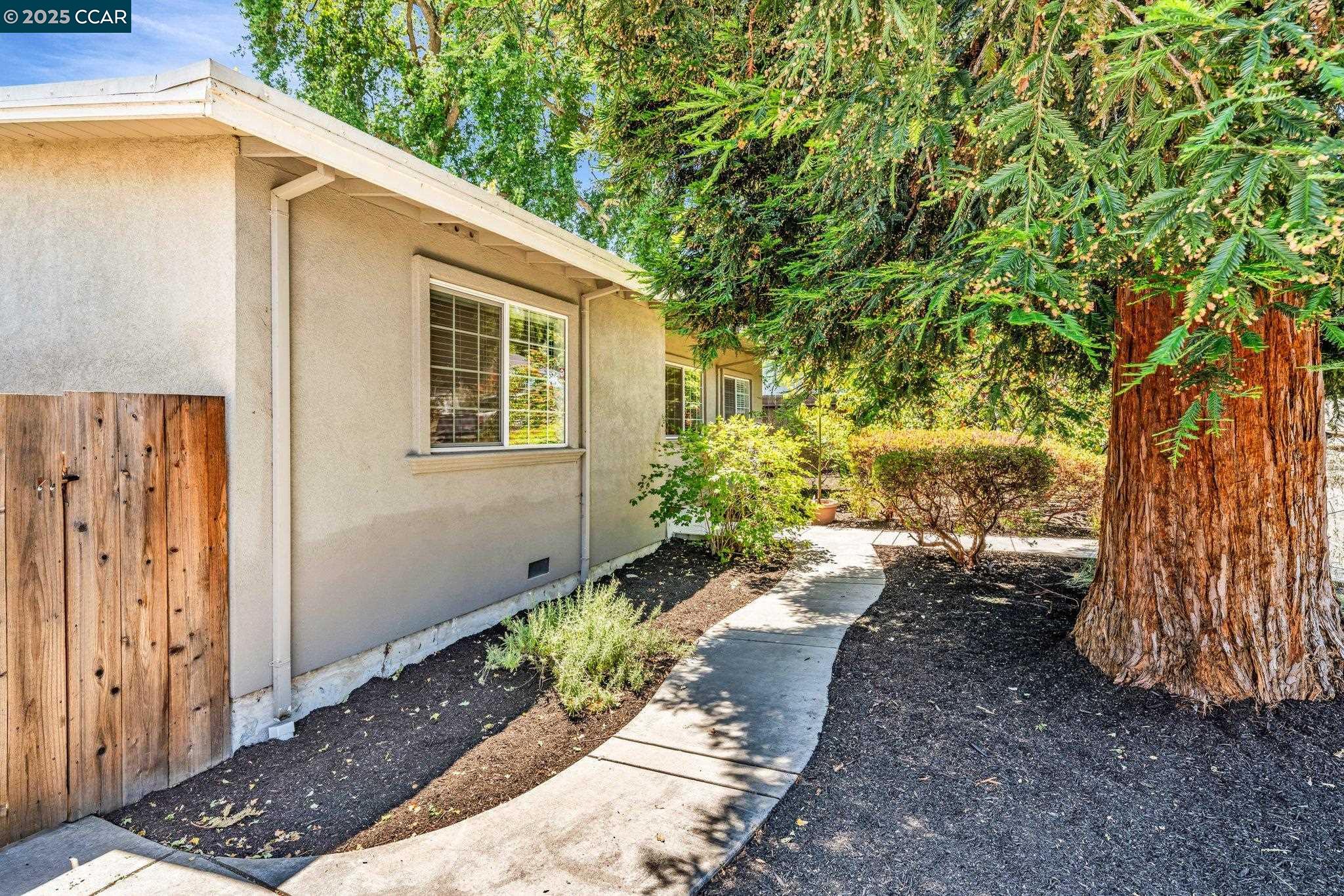 Detail Gallery Image 15 of 32 For 121 School Ln, Walnut Creek,  CA 94597 - 2 Beds | 1 Baths