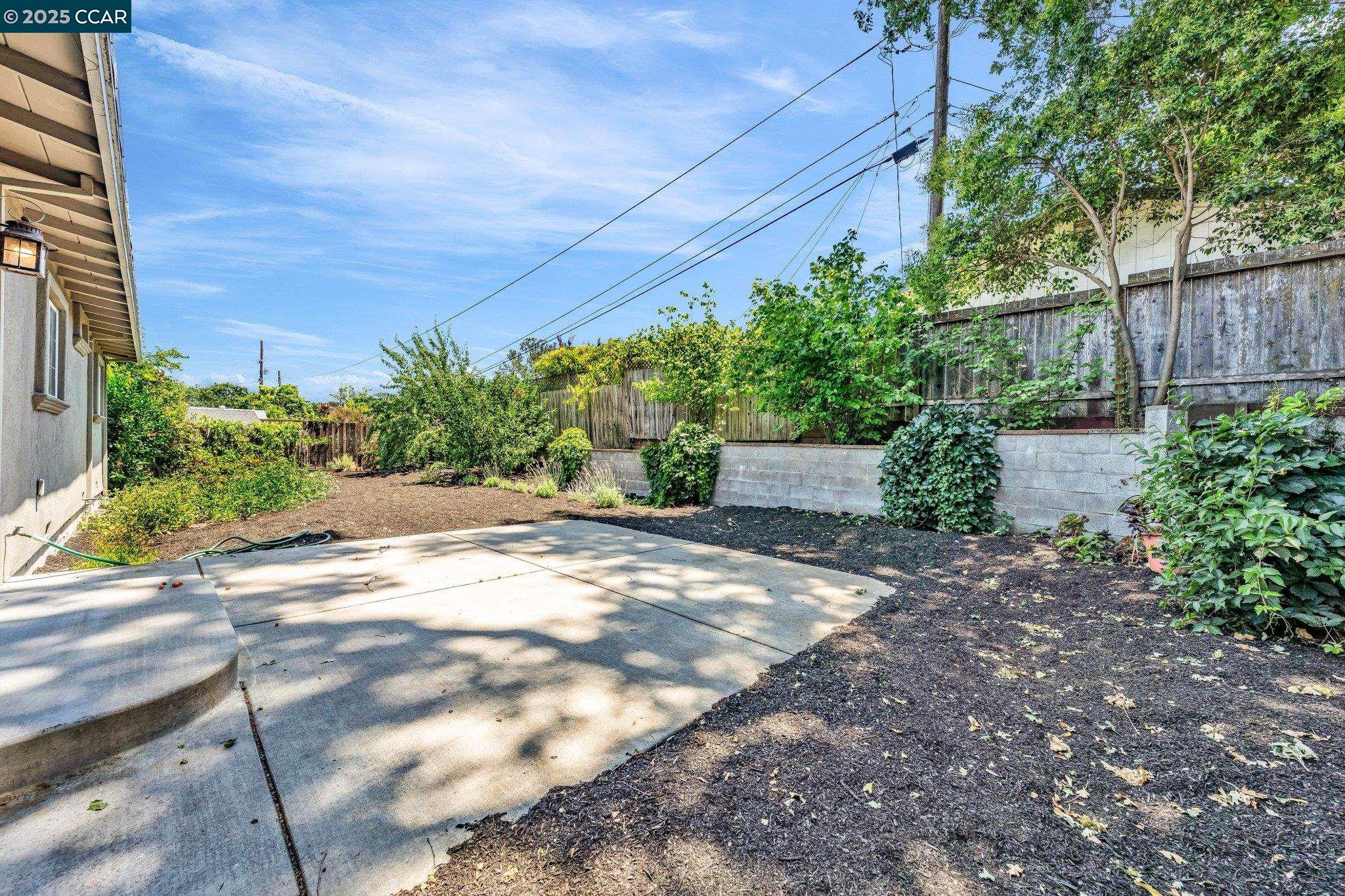 Detail Gallery Image 16 of 32 For 121 School Ln, Walnut Creek,  CA 94597 - 2 Beds | 1 Baths