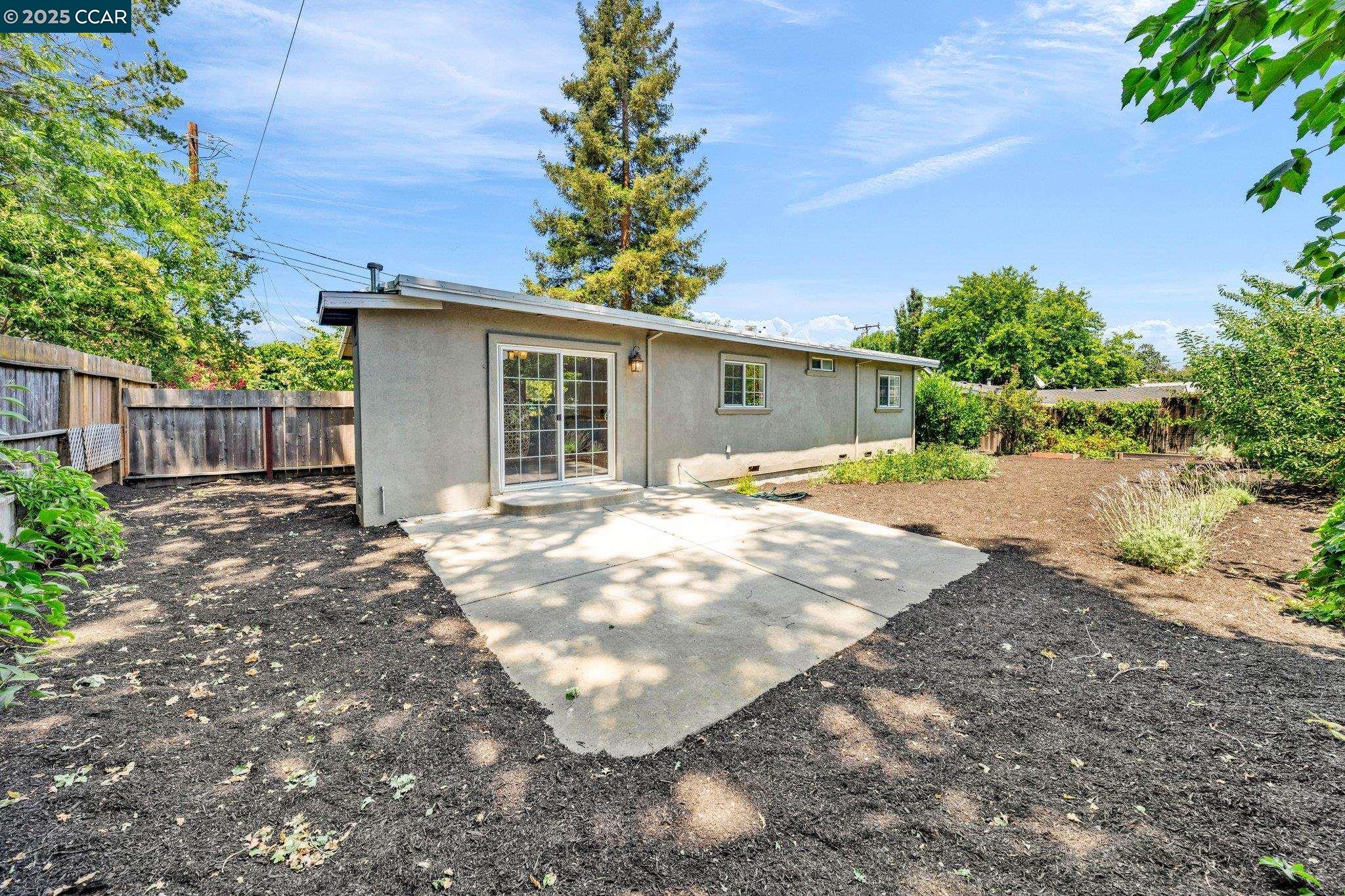 Detail Gallery Image 21 of 32 For 121 School Ln, Walnut Creek,  CA 94597 - 2 Beds | 1 Baths