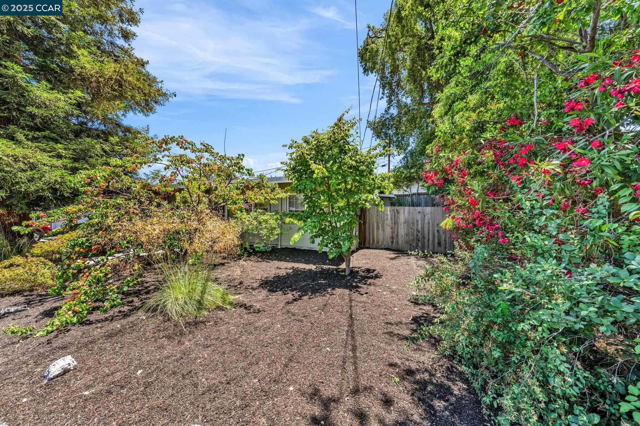 Detail Gallery Image 24 of 32 For 121 School Ln, Walnut Creek,  CA 94597 - 2 Beds | 1 Baths