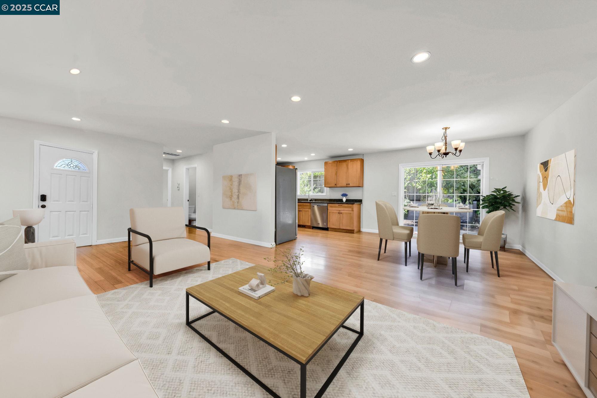 Detail Gallery Image 4 of 32 For 121 School Ln, Walnut Creek,  CA 94597 - 2 Beds | 1 Baths