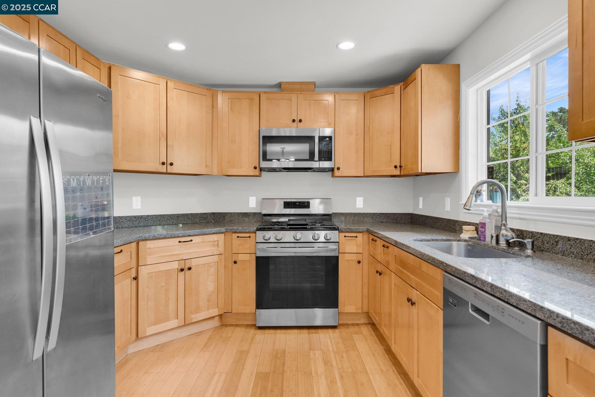 Detail Gallery Image 6 of 32 For 121 School Ln, Walnut Creek,  CA 94597 - 2 Beds | 1 Baths