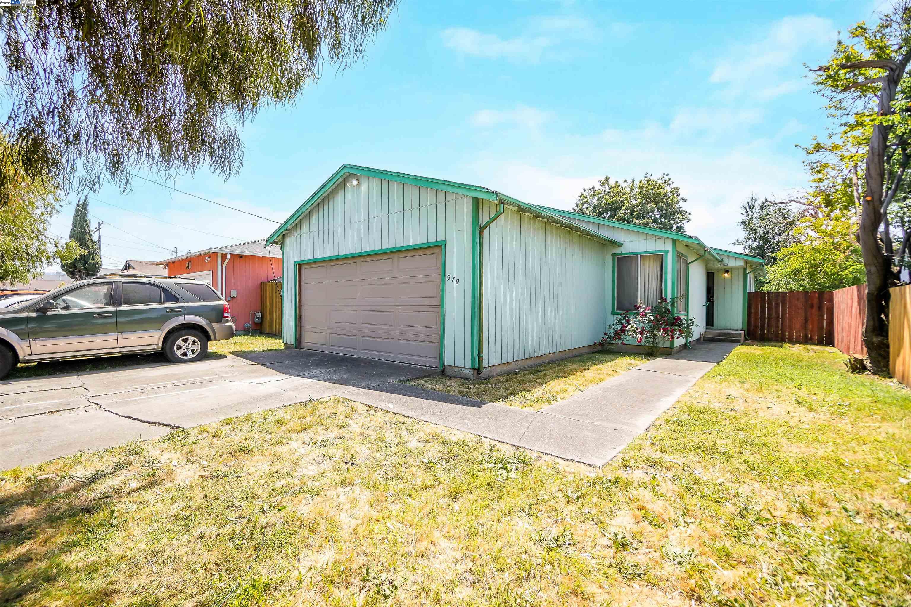 Detail Gallery Image 1 of 1 For 970 92nd Ave, Oakland,  CA 94603 - 3 Beds | 2 Baths