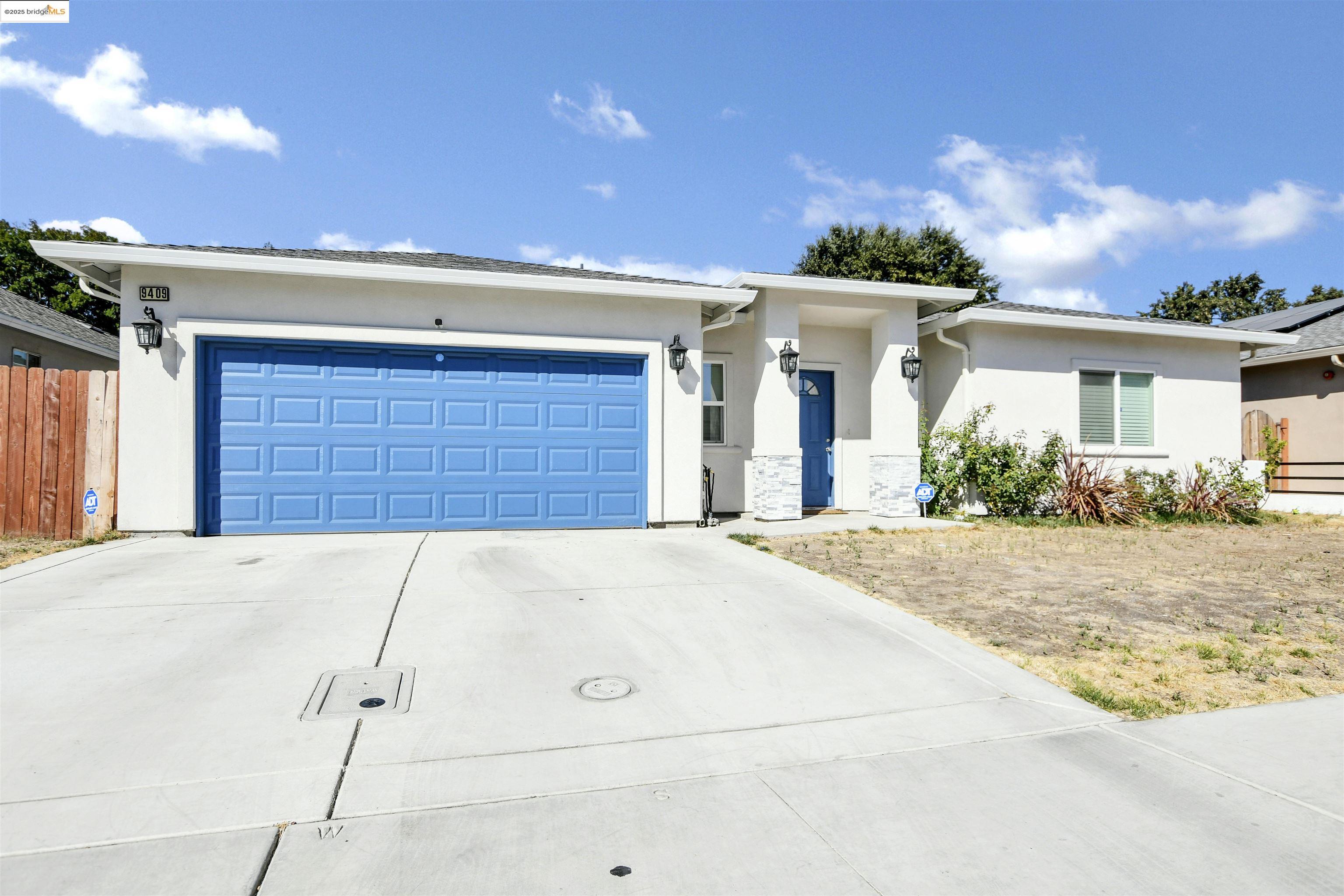 Detail Gallery Image 2 of 33 For 9409 Carter Ct, Stockton,  CA 95209 - 4 Beds | 2/1 Baths