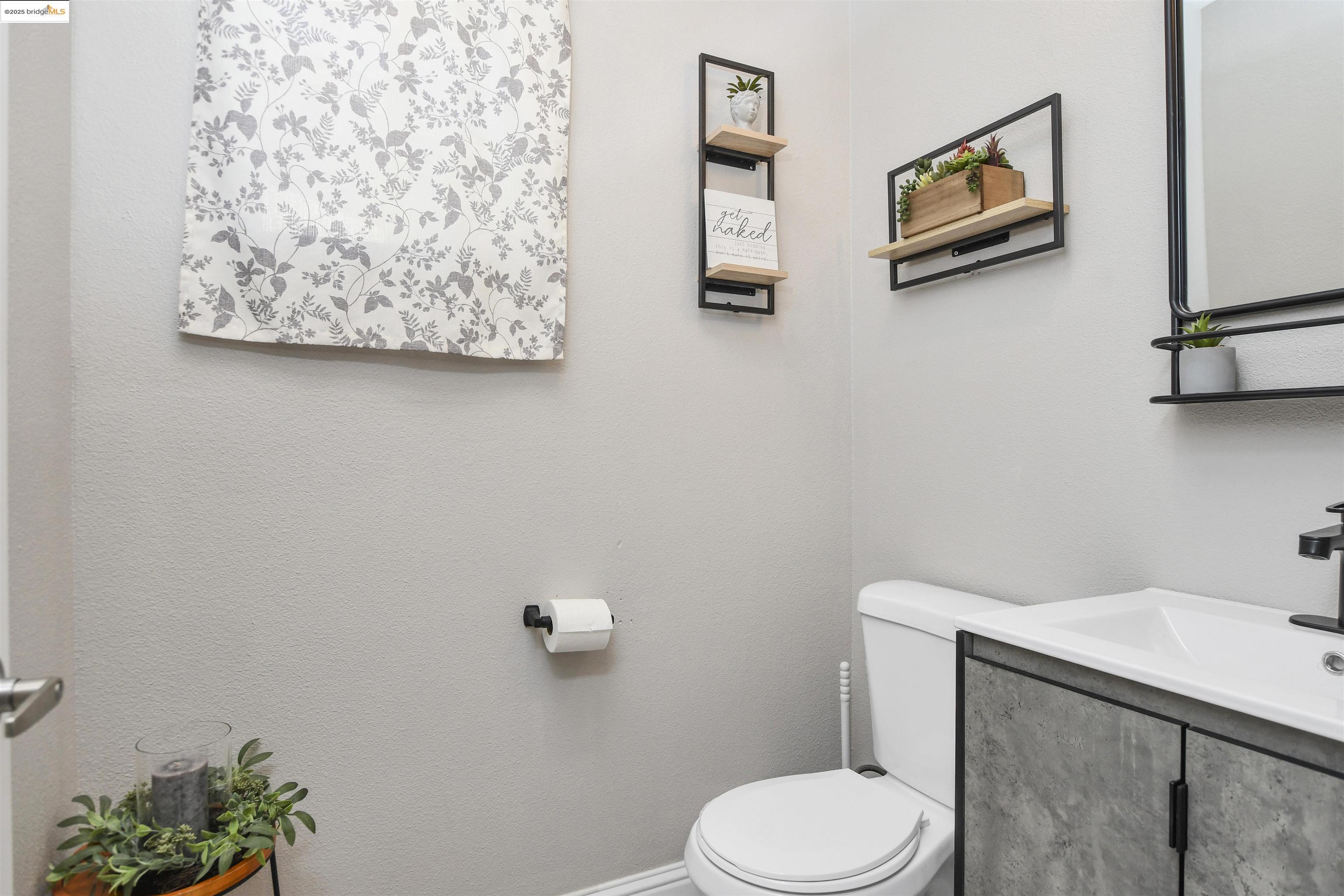 Detail Gallery Image 23 of 33 For 9409 Carter Ct, Stockton,  CA 95209 - 4 Beds | 2/1 Baths