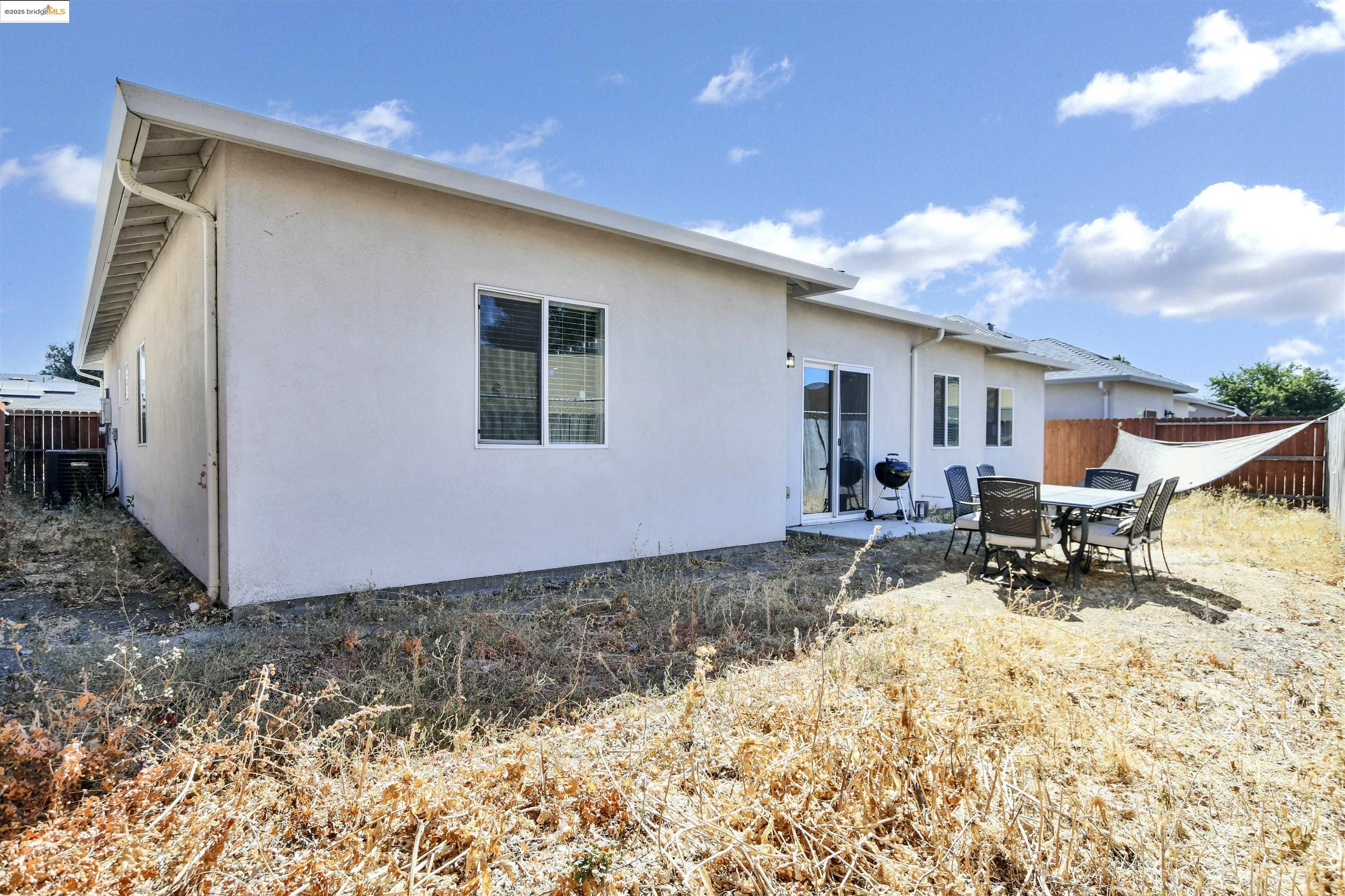 Detail Gallery Image 27 of 33 For 9409 Carter Ct, Stockton,  CA 95209 - 4 Beds | 2/1 Baths