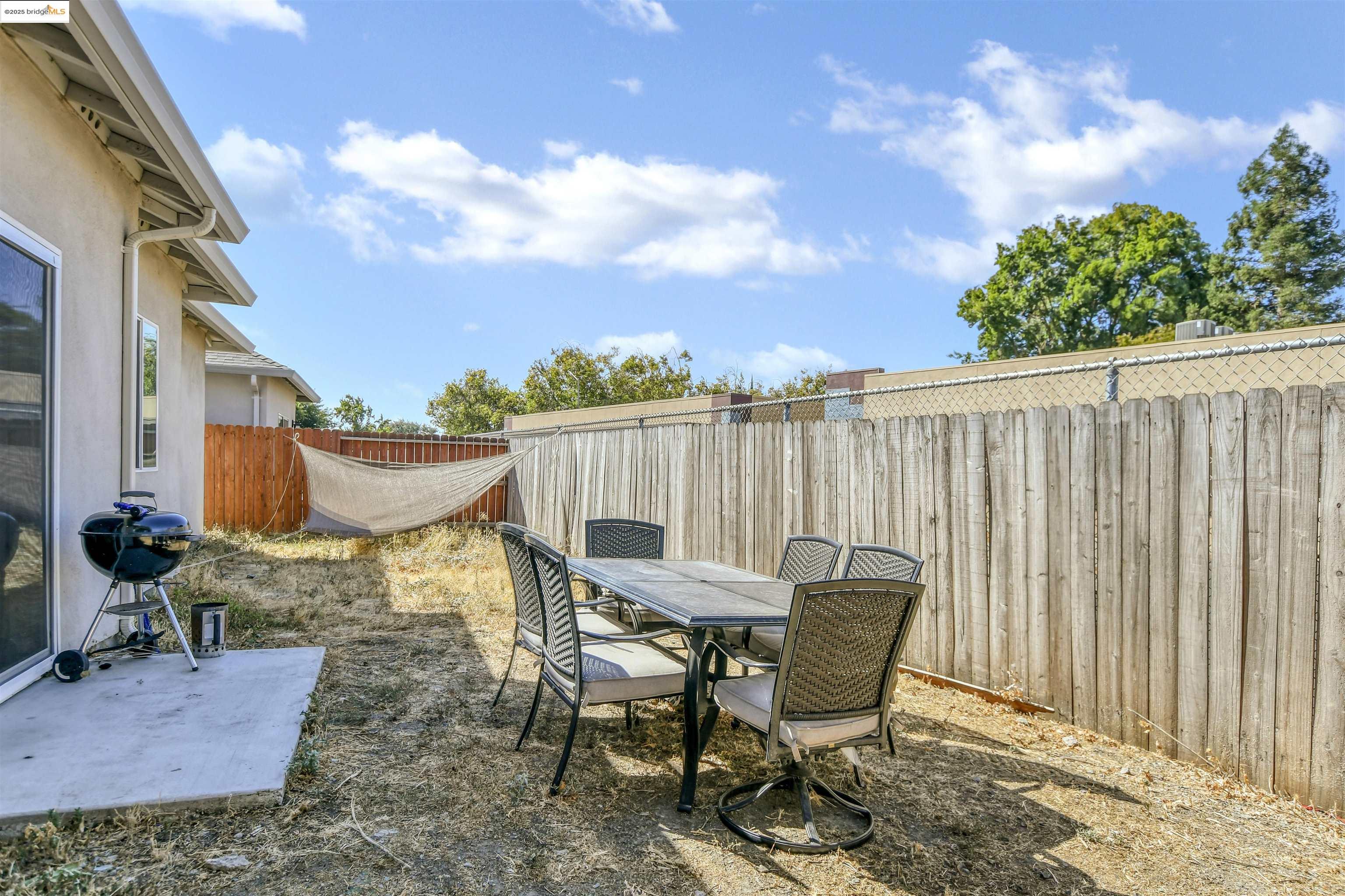 Detail Gallery Image 29 of 33 For 9409 Carter Ct, Stockton,  CA 95209 - 4 Beds | 2/1 Baths