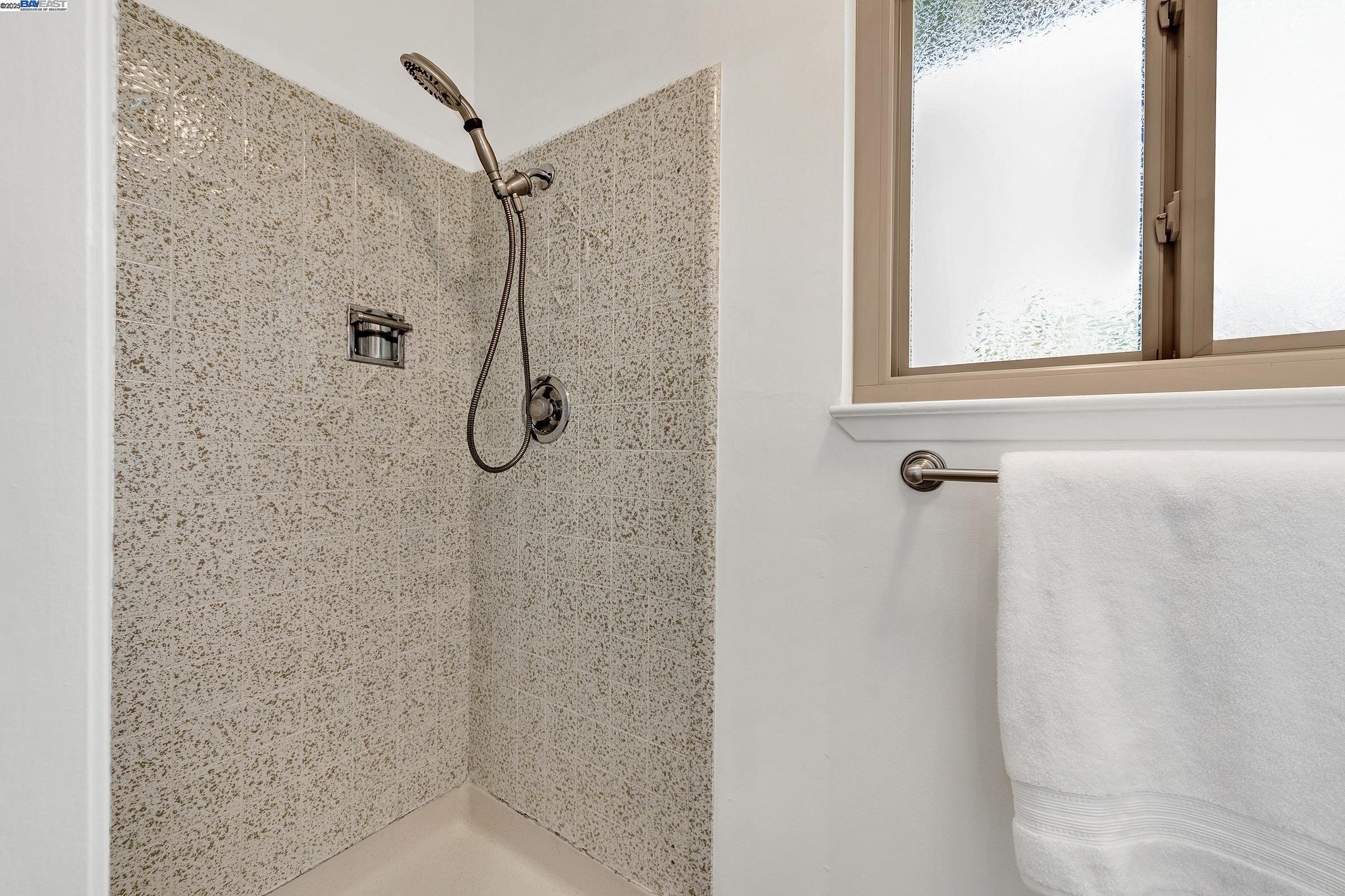 Detail Gallery Image 22 of 34 For 4780 Bruno Rd, El Sobrante,  CA 94803-3202 - 3 Beds | 2 Baths