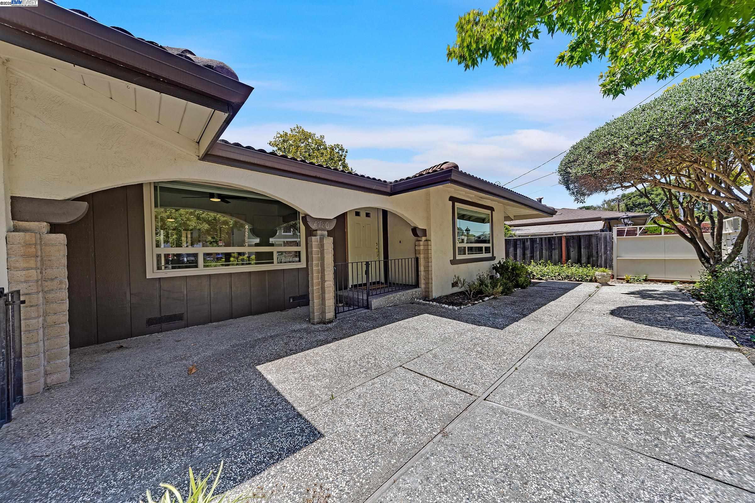 Detail Gallery Image 7 of 34 For 4780 Bruno Rd, El Sobrante,  CA 94803-3202 - 3 Beds | 2 Baths