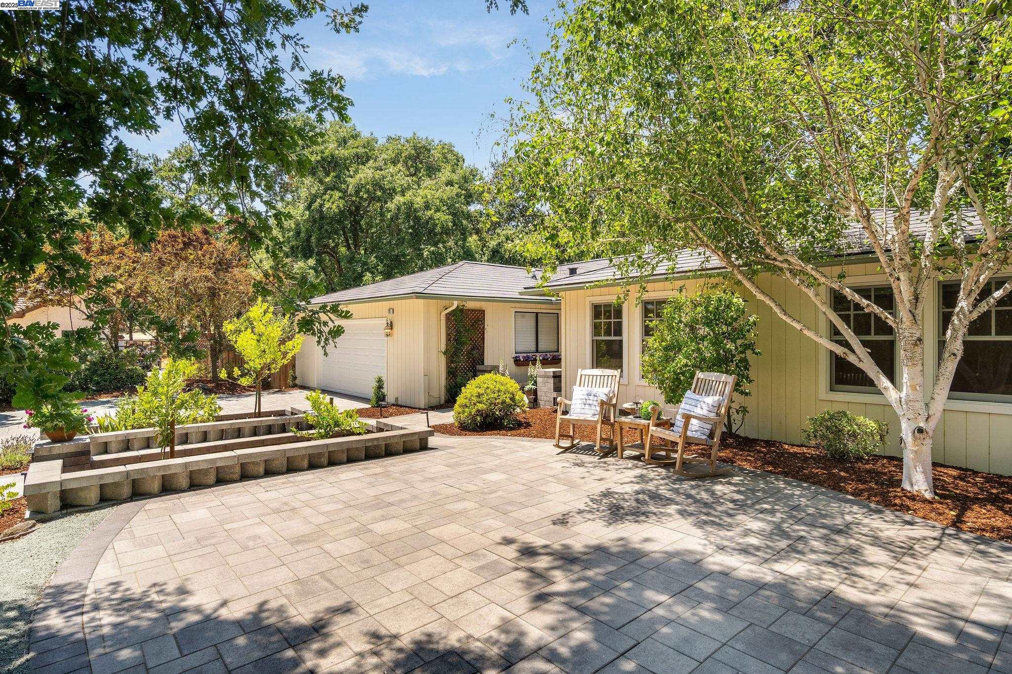Detail Gallery Image 4 of 55 For 20 Donna Ln, Danville,  CA 94526 - 4 Beds | 2 Baths