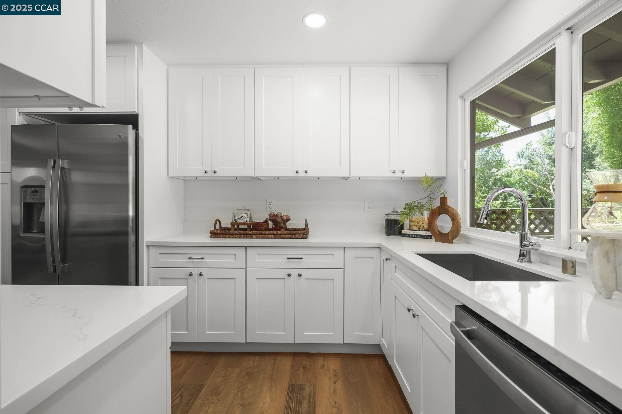Photo #5: 41102422 Listing 