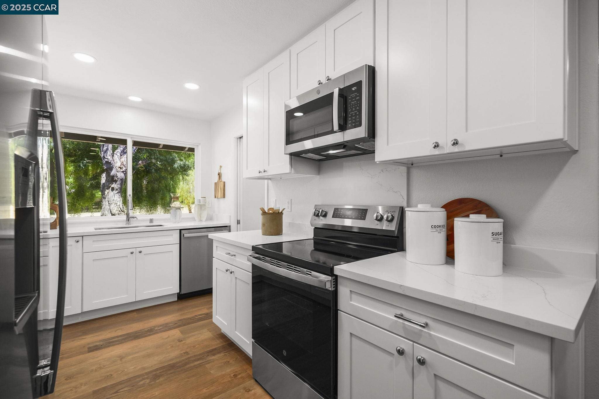 Photo #6: 41102422 Listing 