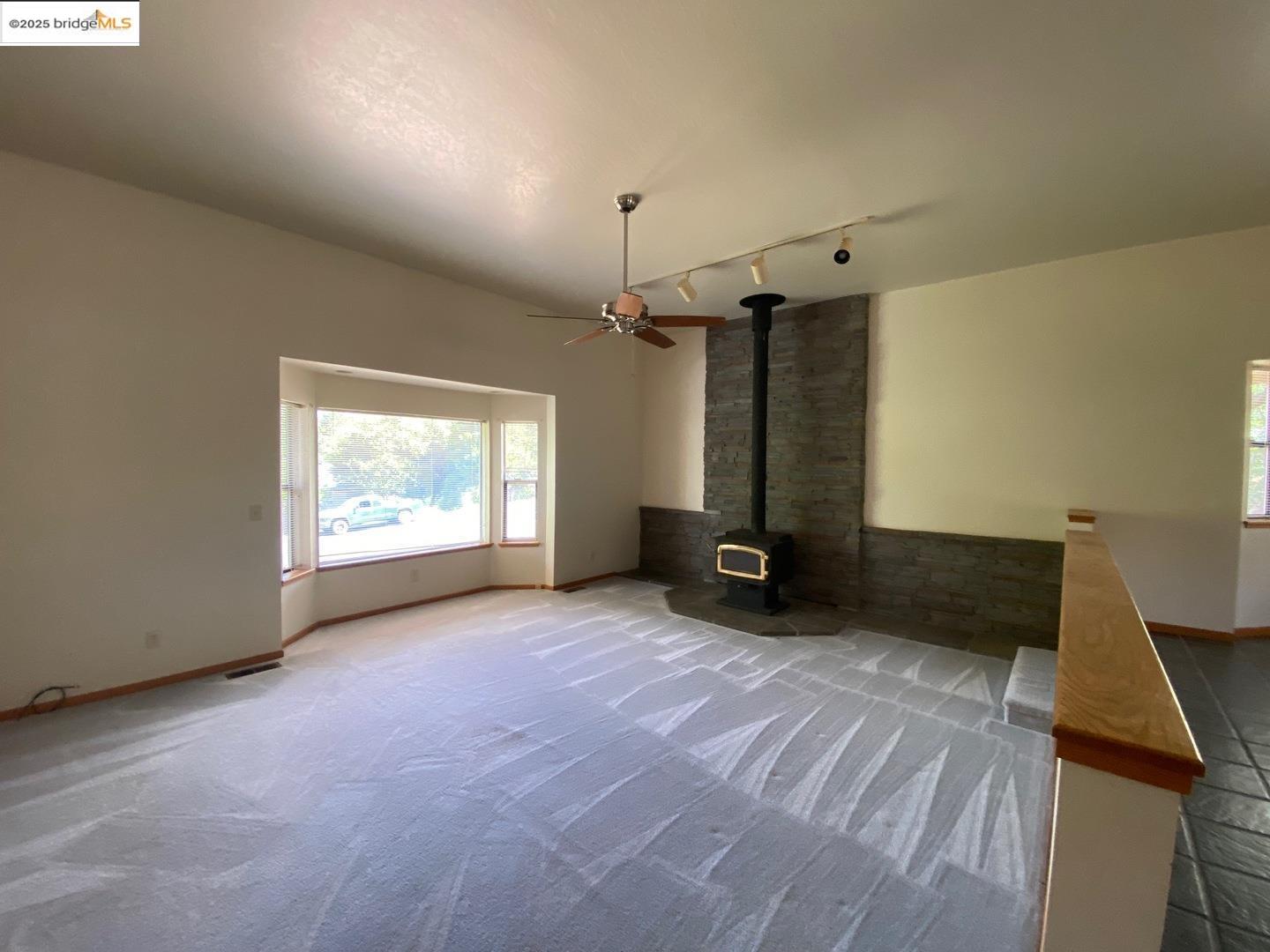 Detail Gallery Image 12 of 37 For 939 Fairway Ct, Murphys,  CA 95247 - 3 Beds | 2 Baths