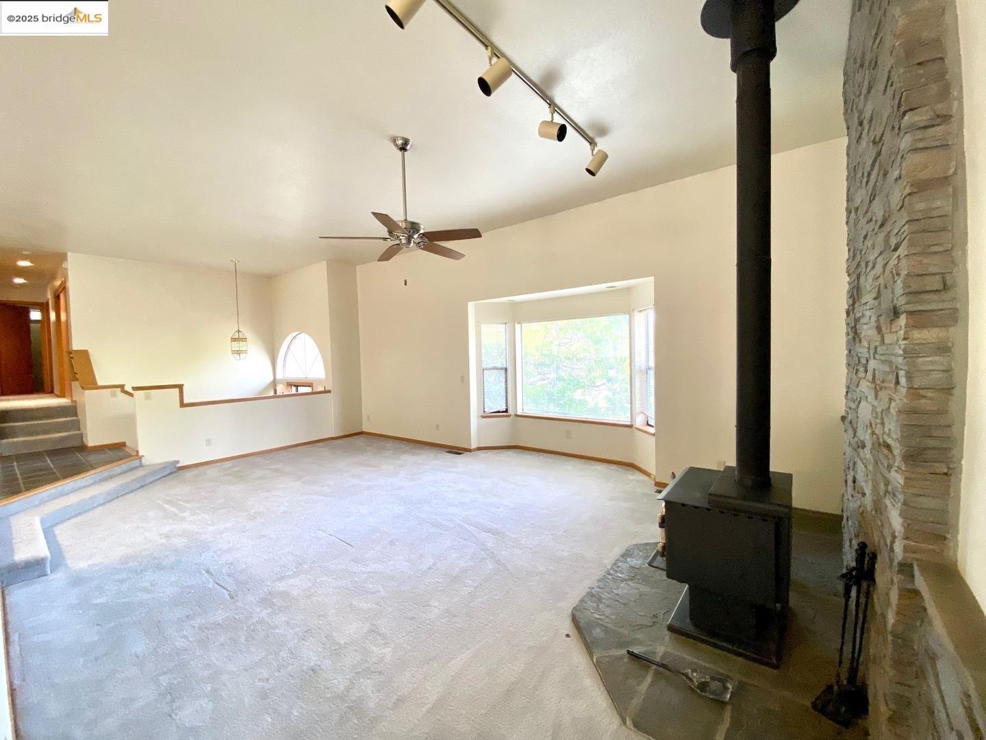 Detail Gallery Image 14 of 37 For 939 Fairway Ct, Murphys,  CA 95247 - 3 Beds | 2 Baths
