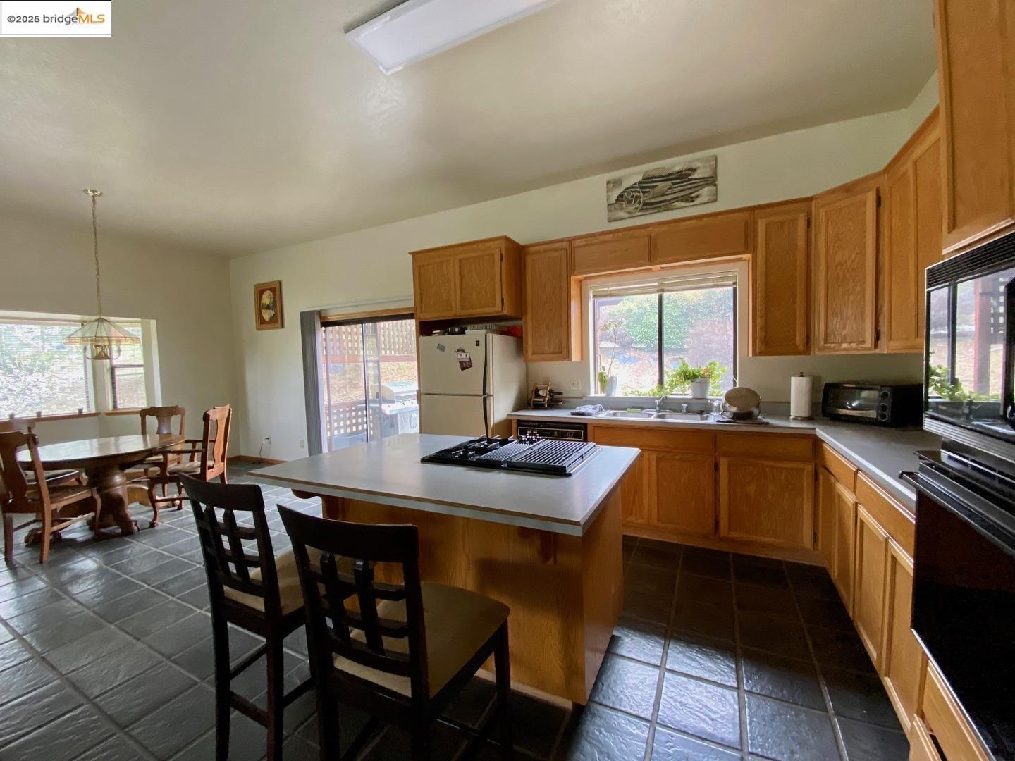 Detail Gallery Image 16 of 37 For 939 Fairway Ct, Murphys,  CA 95247 - 3 Beds | 2 Baths