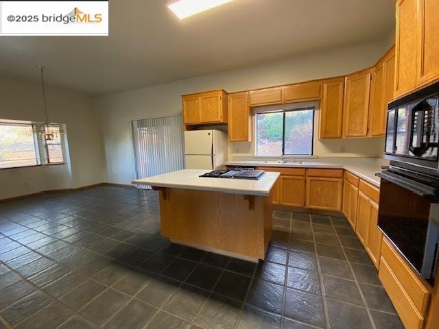 Detail Gallery Image 5 of 37 For 939 Fairway Ct, Murphys,  CA 95247 - 3 Beds | 2 Baths