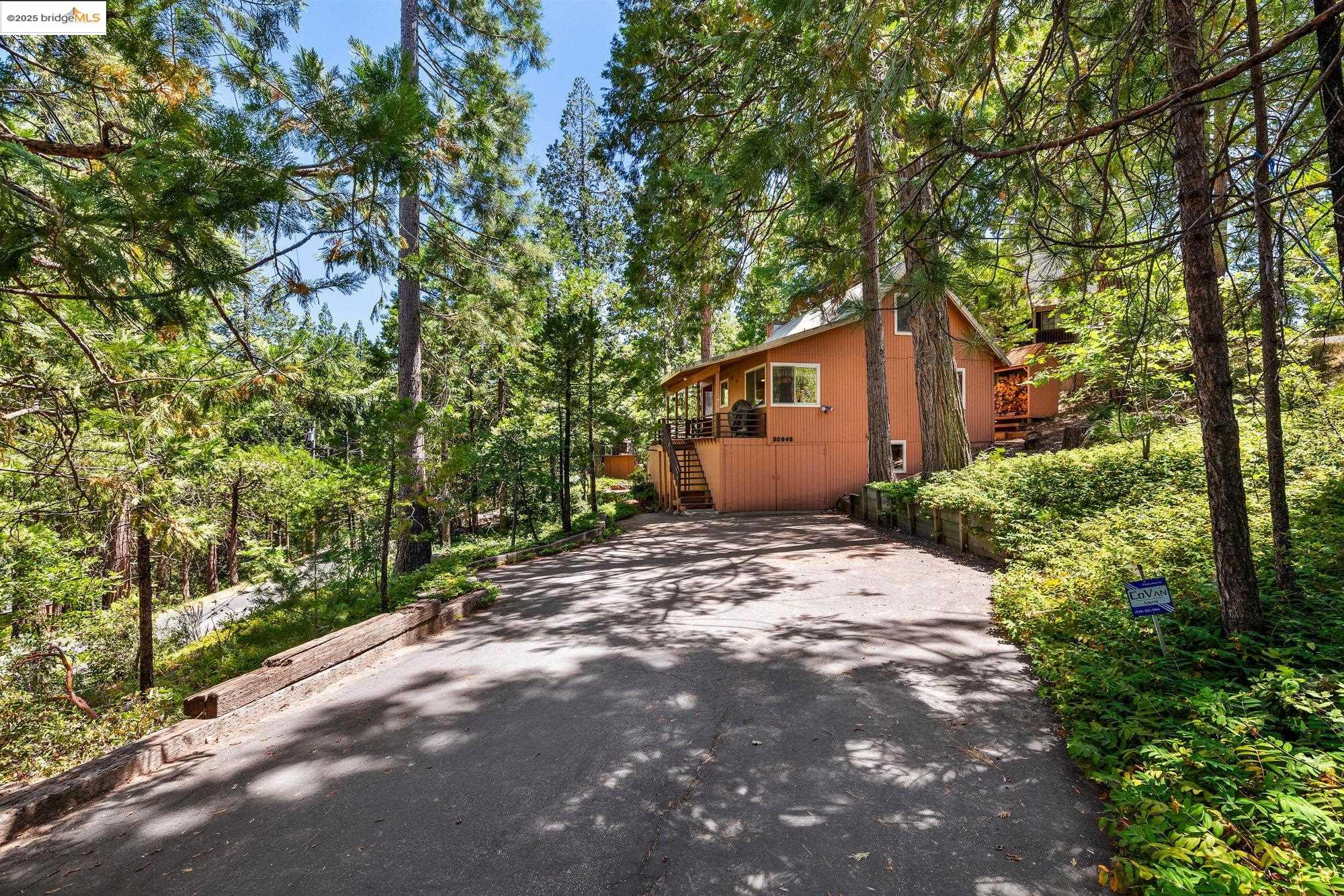 Detail Gallery Image 2 of 29 For 20846 Telele Trail, Mi Wuk Village,  CA 95346 - 3 Beds | 2 Baths