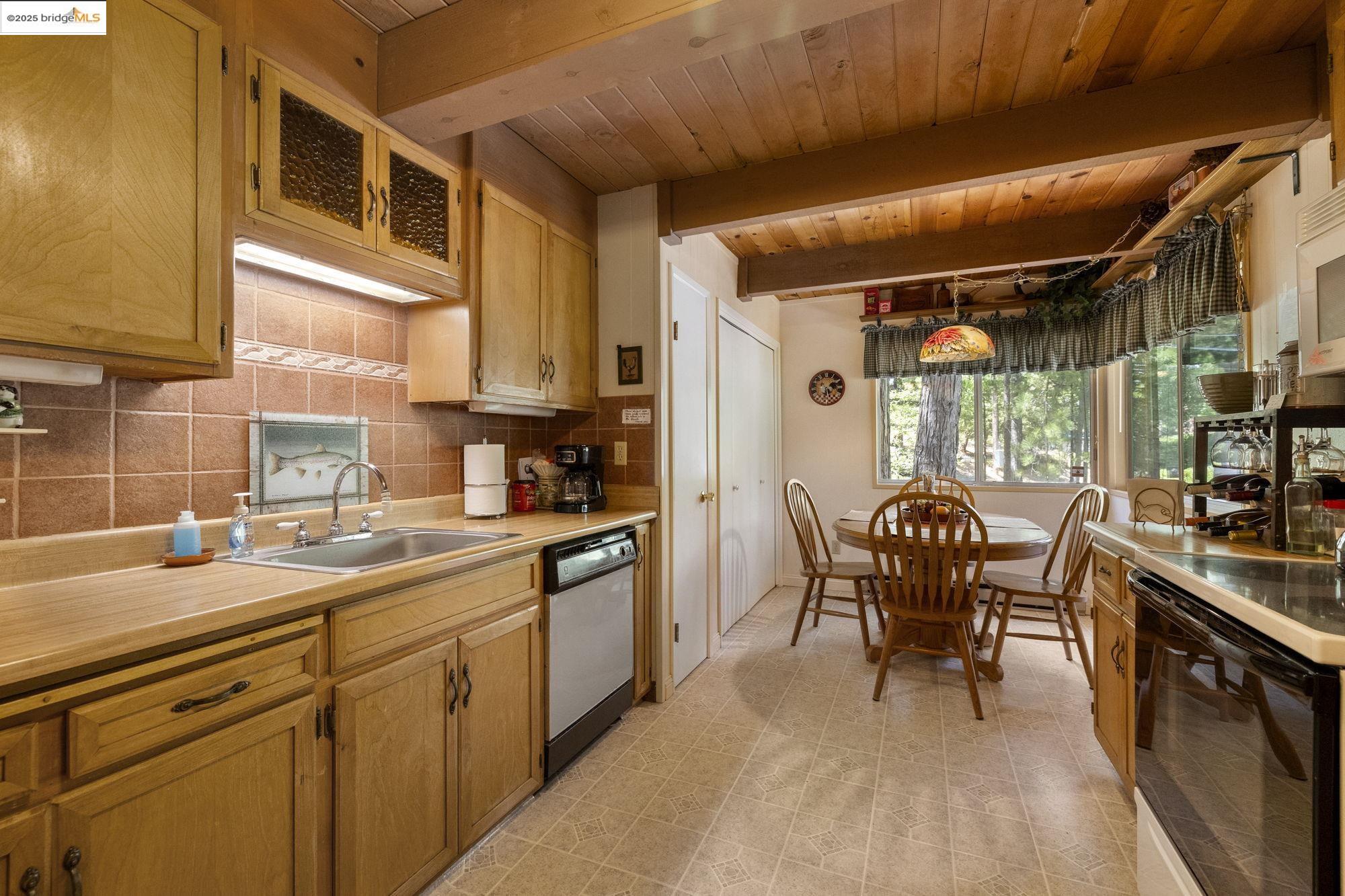 Detail Gallery Image 11 of 29 For 20846 Telele Trail, Mi Wuk Village,  CA 95346 - 3 Beds | 2 Baths