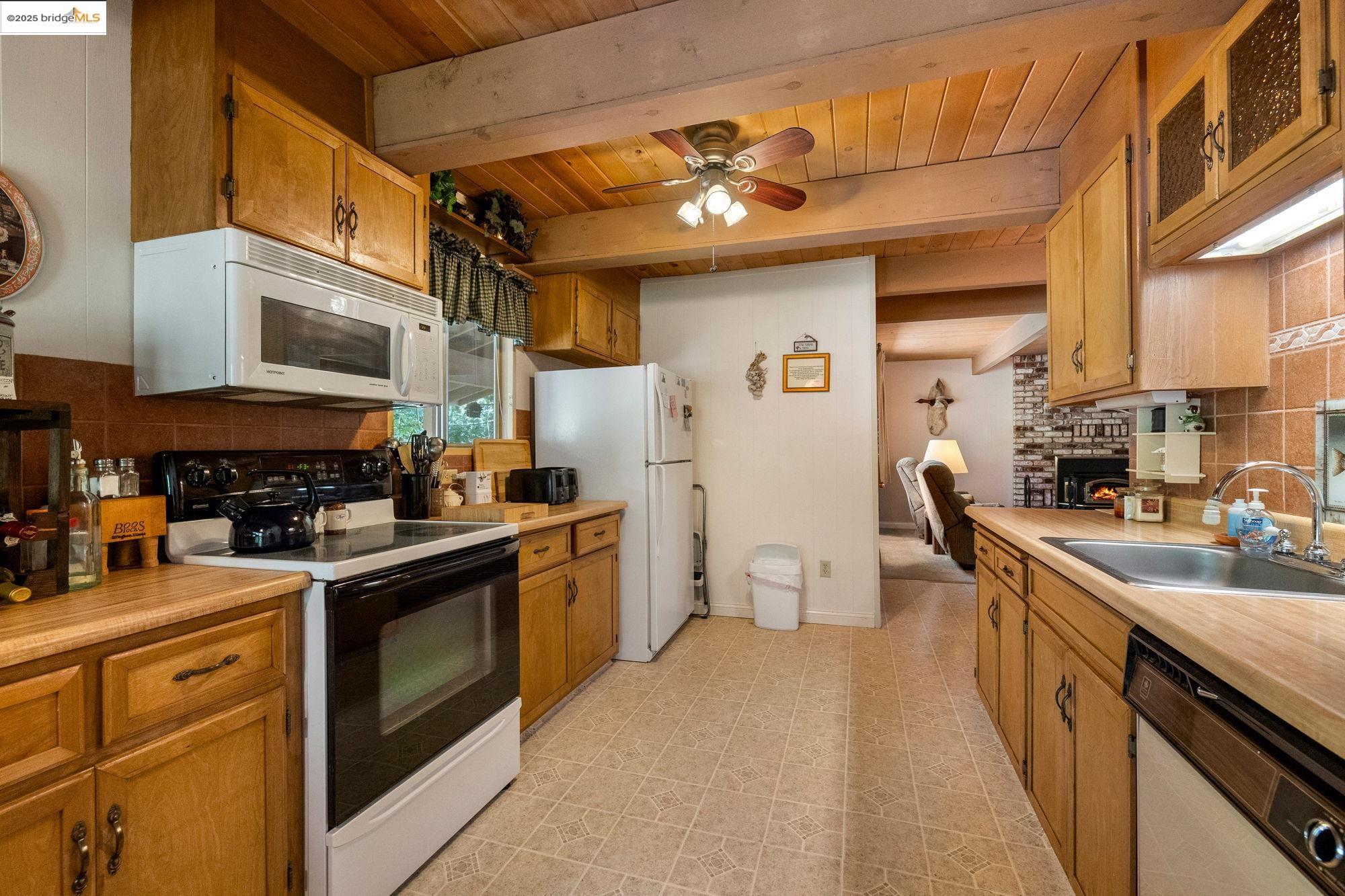 Detail Gallery Image 13 of 29 For 20846 Telele Trail, Mi Wuk Village,  CA 95346 - 3 Beds | 2 Baths