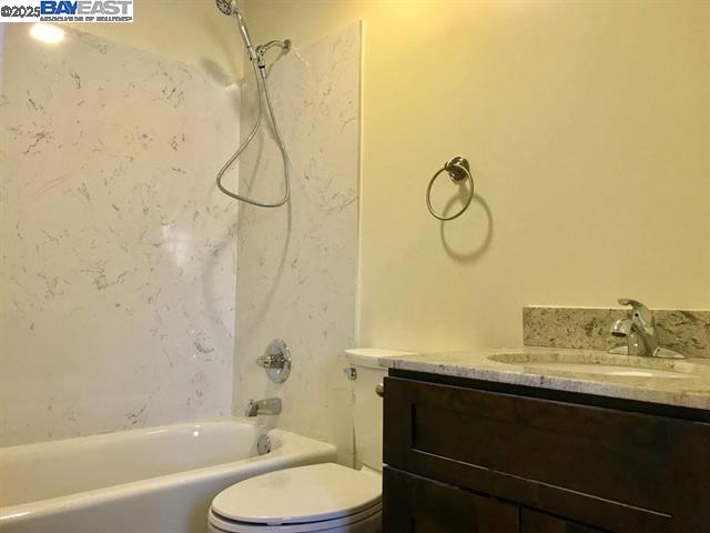 1707 Lincoln Ave # B, Alameda, California 94501, 3 Bedrooms Bedrooms, 8 Rooms Rooms,2 BathroomsBathrooms,Residential Lease,For Rent,1707 Lincoln Ave # B,41102427