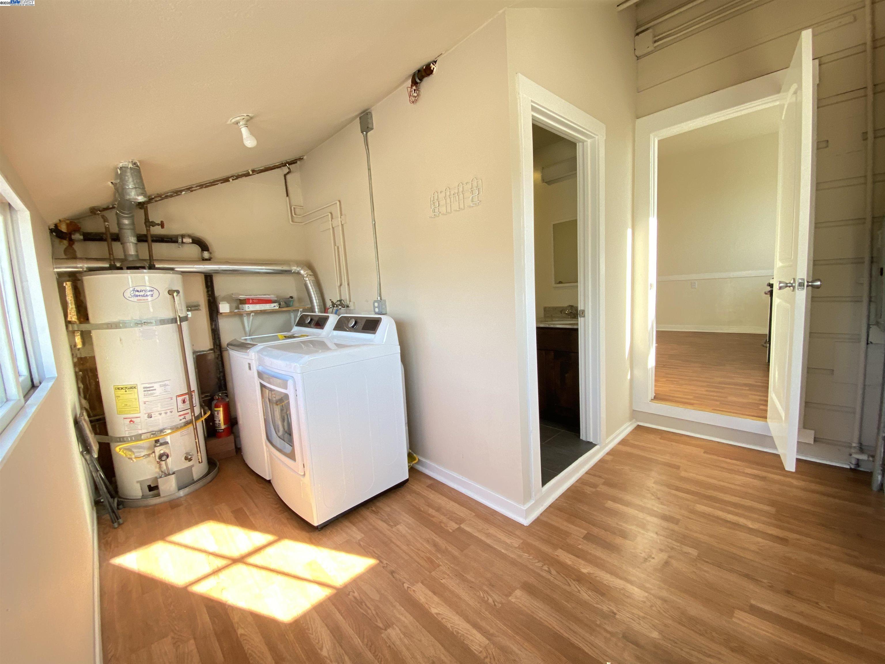 1707 Lincoln Ave # B, Alameda, California 94501, 3 Bedrooms Bedrooms, 8 Rooms Rooms,2 BathroomsBathrooms,Residential Lease,For Rent,1707 Lincoln Ave # B,41102427