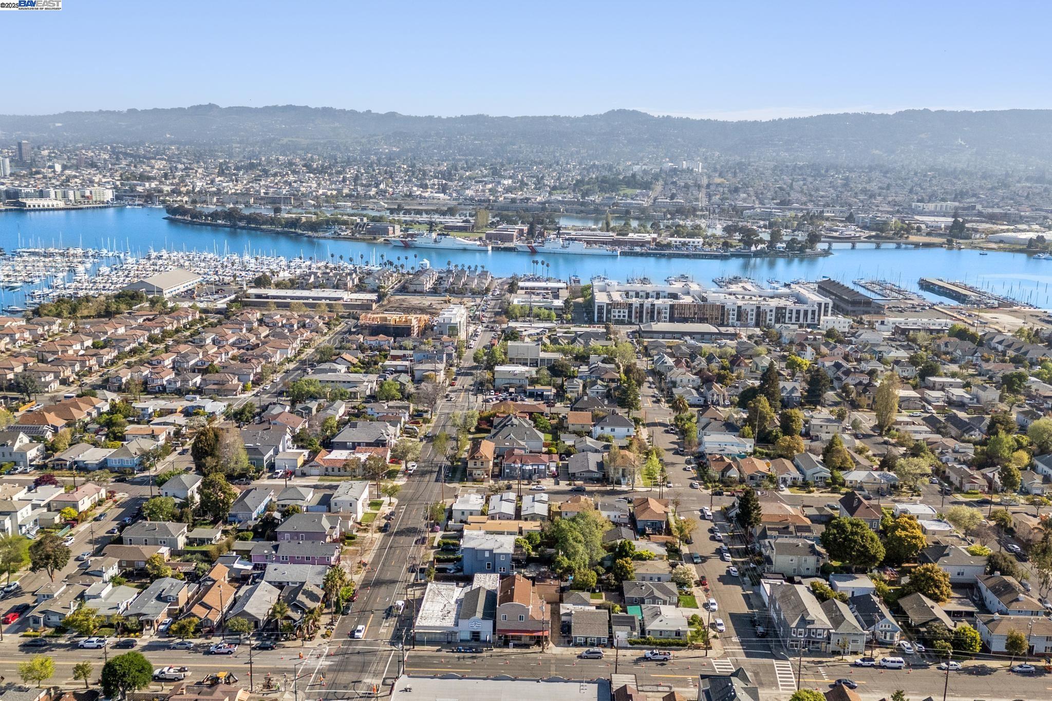 1707 Lincoln Ave # B, Alameda, California 94501, 3 Bedrooms Bedrooms, 8 Rooms Rooms,2 BathroomsBathrooms,Residential Lease,For Rent,1707 Lincoln Ave # B,41102427