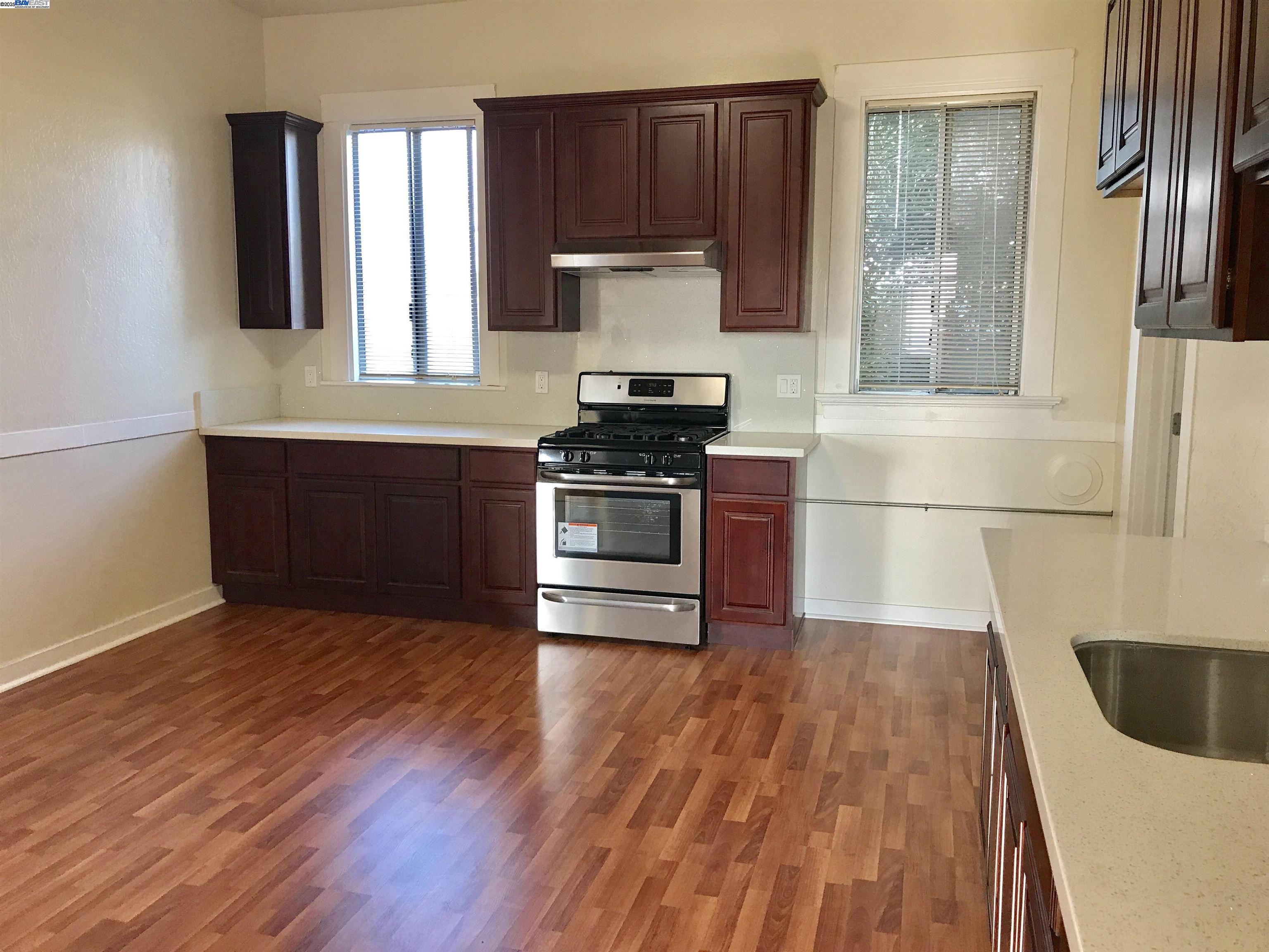 1707 Lincoln Ave # B, Alameda, California 94501, 3 Bedrooms Bedrooms, 8 Rooms Rooms,2 BathroomsBathrooms,Residential Lease,For Rent,1707 Lincoln Ave # B,41102427