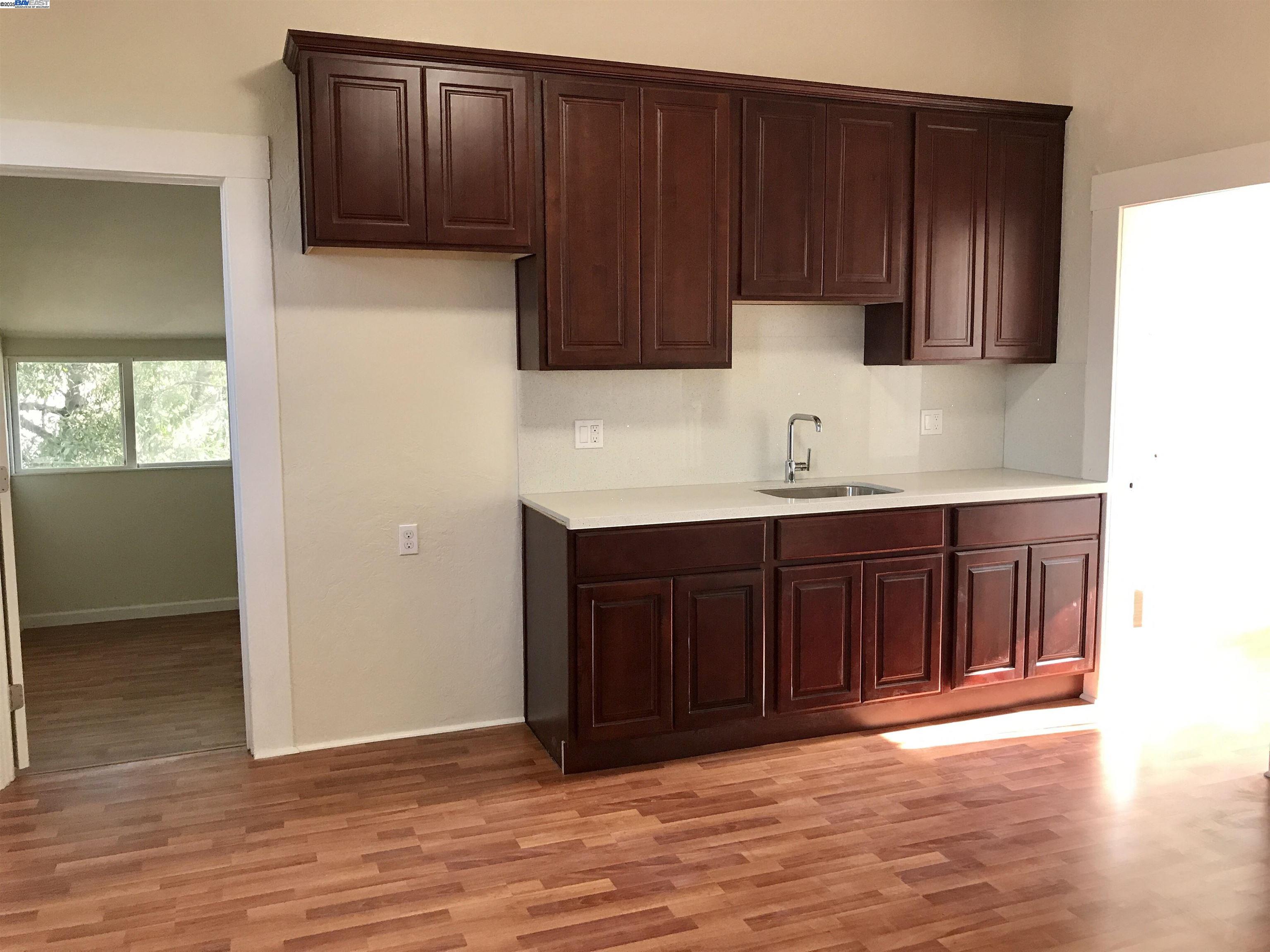 1707 Lincoln Ave # B, Alameda, California 94501, 3 Bedrooms Bedrooms, 8 Rooms Rooms,2 BathroomsBathrooms,Residential Lease,For Rent,1707 Lincoln Ave # B,41102427