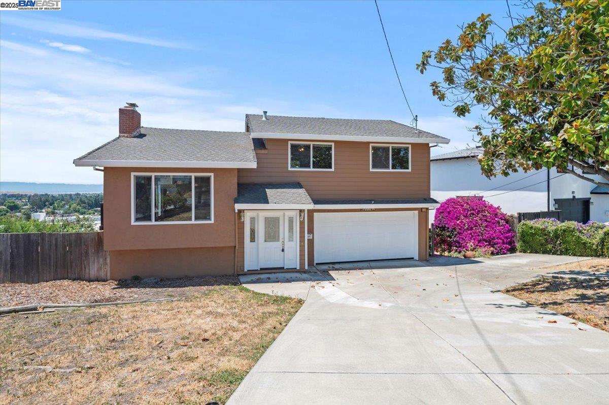 Detail Gallery Image 2 of 44 For 3116 Middlefield Ave., Fremont,  CA 94539 - 3 Beds | 2/1 Baths