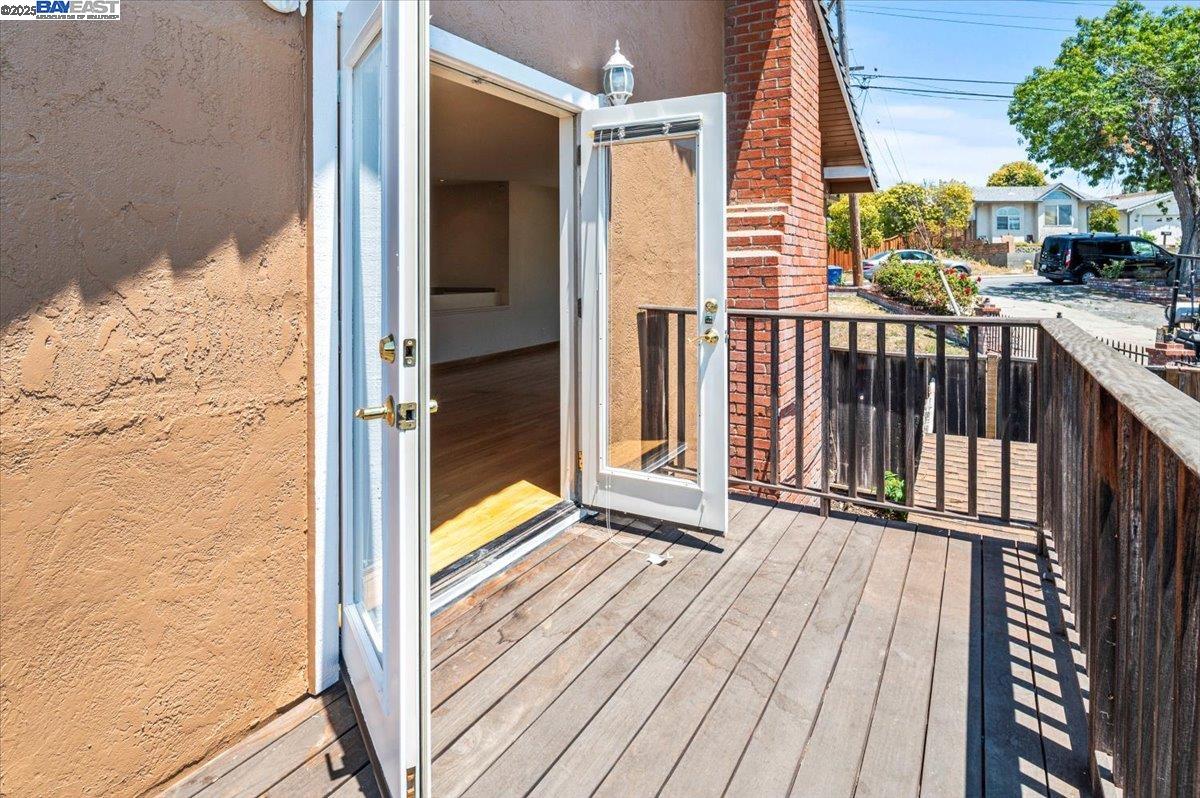 Detail Gallery Image 15 of 44 For 3116 Middlefield Ave., Fremont,  CA 94539 - 3 Beds | 2/1 Baths