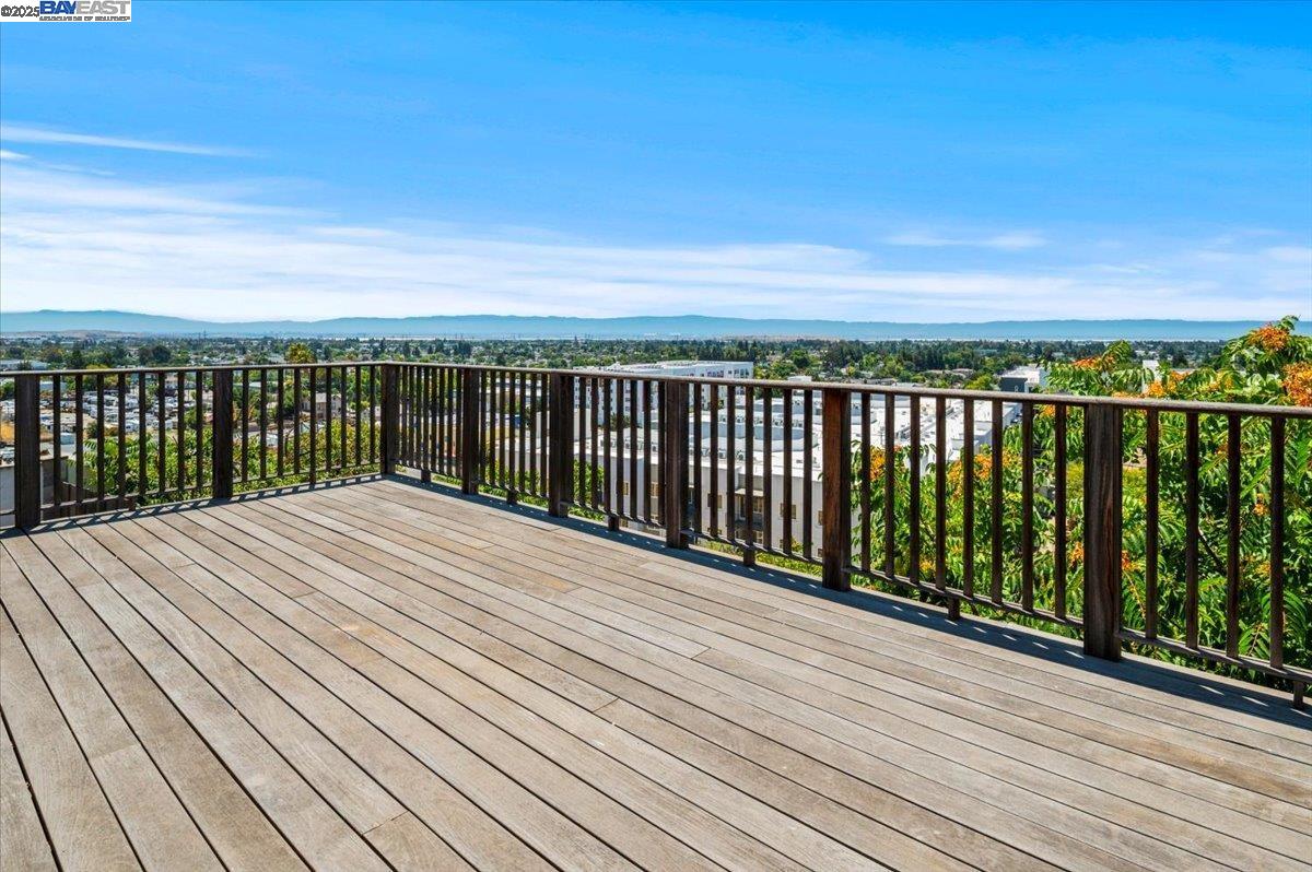 Detail Gallery Image 17 of 44 For 3116 Middlefield Ave., Fremont,  CA 94539 - 3 Beds | 2/1 Baths