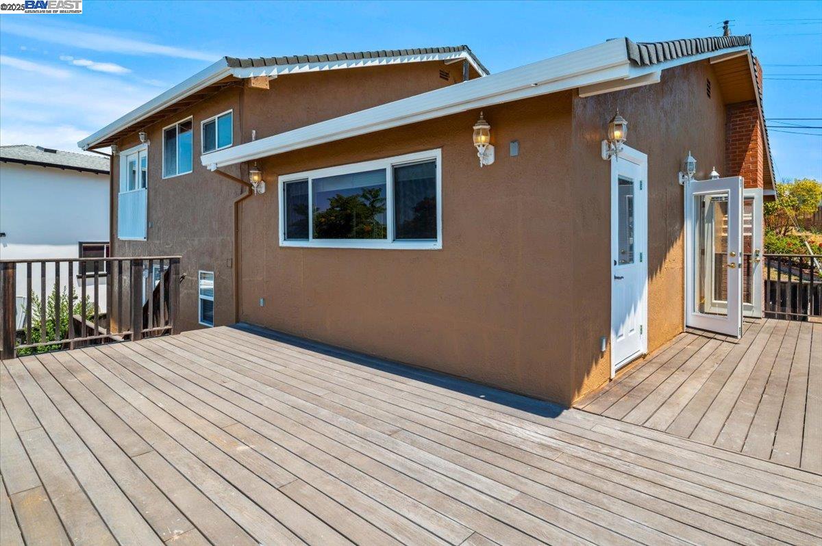 Detail Gallery Image 18 of 44 For 3116 Middlefield Ave., Fremont,  CA 94539 - 3 Beds | 2/1 Baths