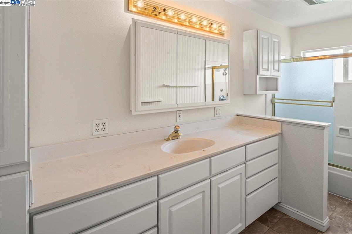 Detail Gallery Image 20 of 44 For 3116 Middlefield Ave., Fremont,  CA 94539 - 3 Beds | 2/1 Baths