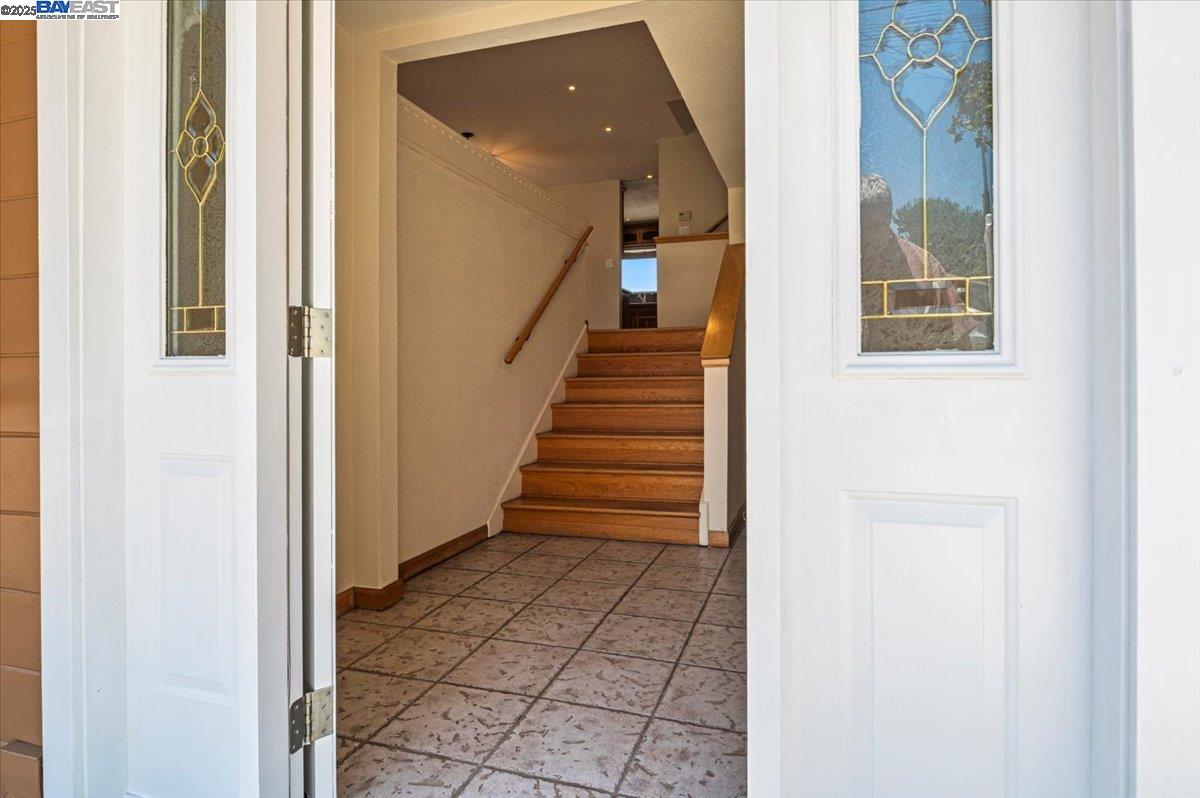 Detail Gallery Image 3 of 44 For 3116 Middlefield Ave., Fremont,  CA 94539 - 3 Beds | 2/1 Baths