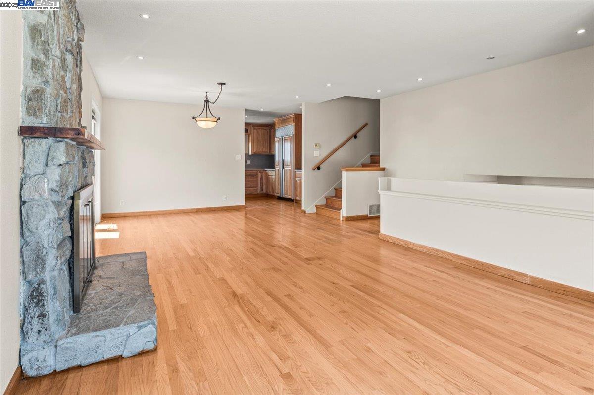 Detail Gallery Image 6 of 44 For 3116 Middlefield Ave., Fremont,  CA 94539 - 3 Beds | 2/1 Baths