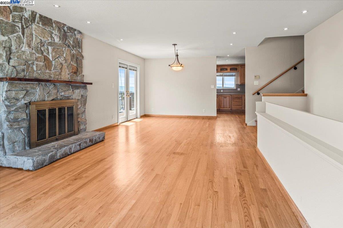 Detail Gallery Image 7 of 44 For 3116 Middlefield Ave., Fremont,  CA 94539 - 3 Beds | 2/1 Baths