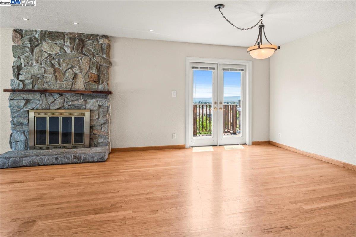 Detail Gallery Image 8 of 44 For 3116 Middlefield Ave., Fremont,  CA 94539 - 3 Beds | 2/1 Baths